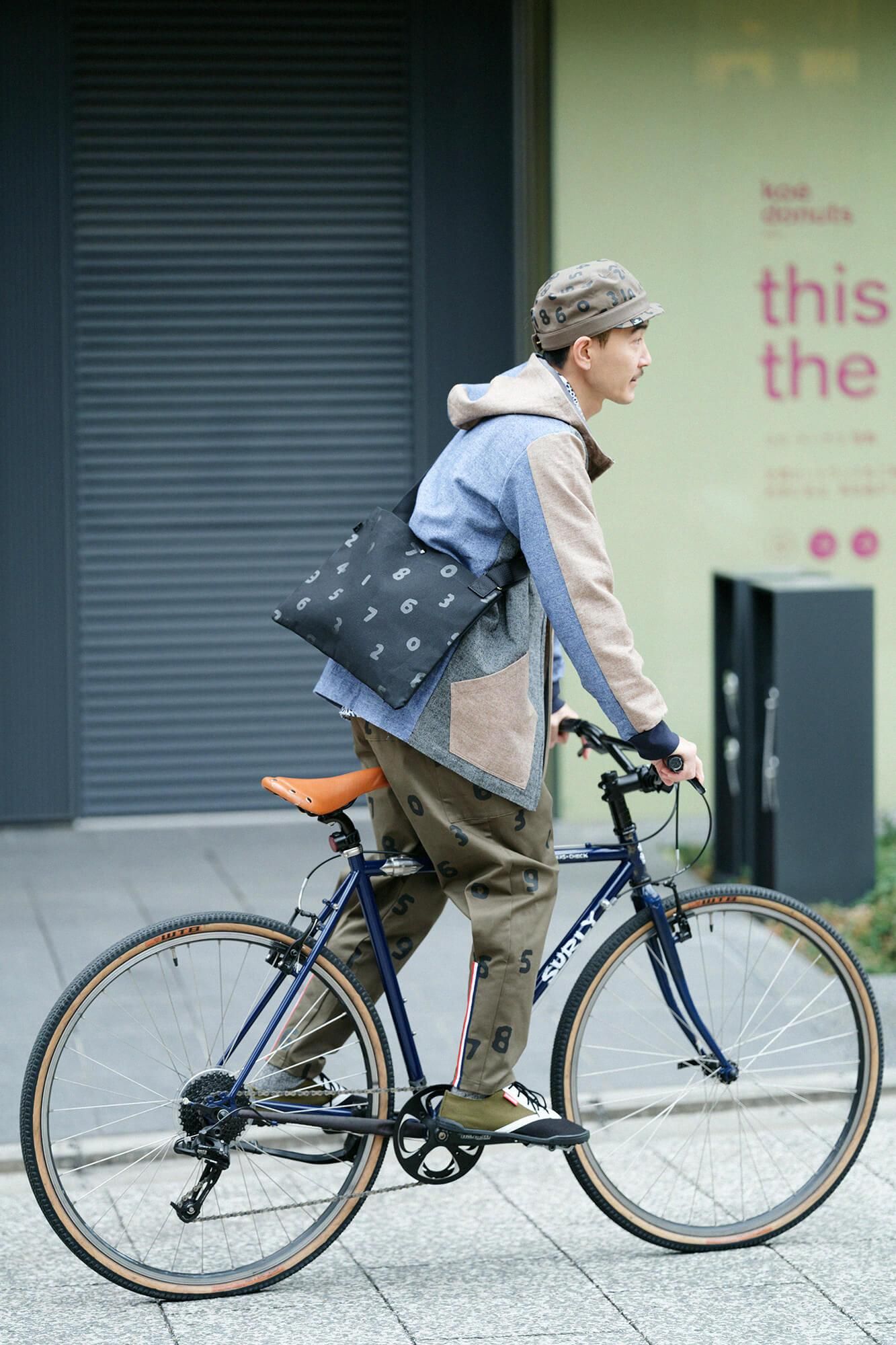 帆布 サコッシュ/SO-SU-U 濡羽色(ぬればいろ)×濡羽色(ぬればいろ)