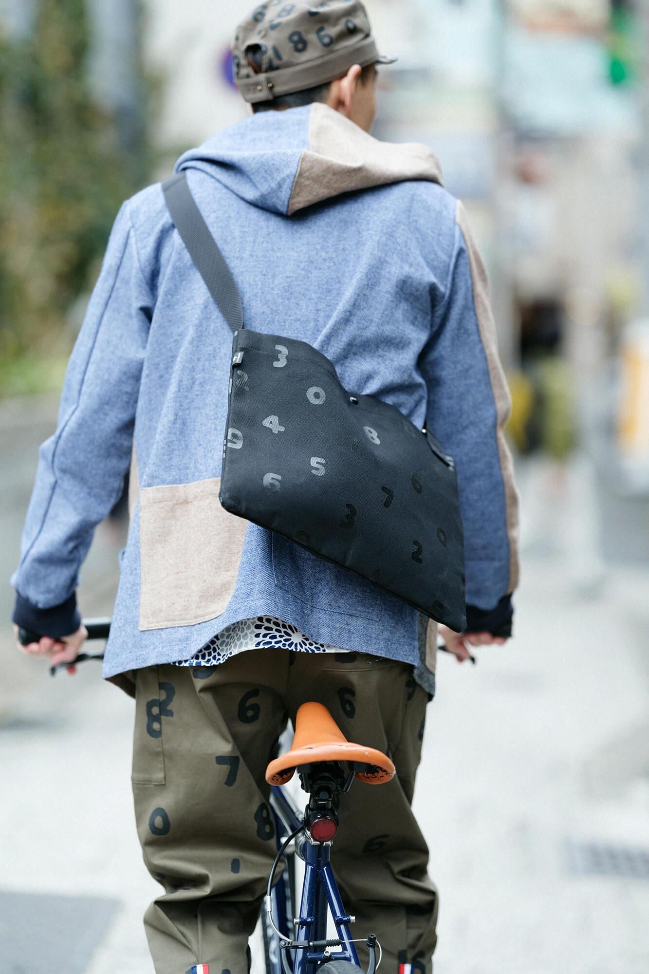 帆布 サコッシュ/SO-SU-U 濡羽色(ぬればいろ)×濡羽色(ぬればいろ)