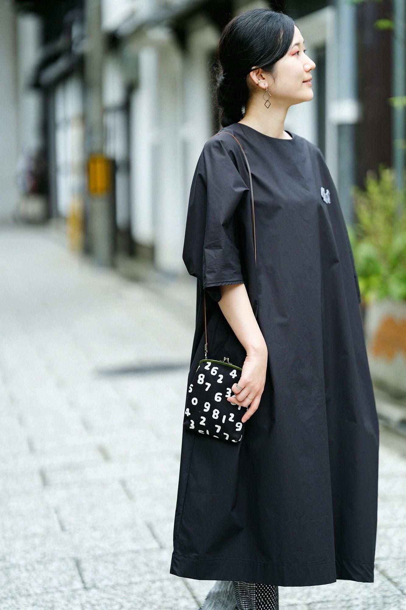 蝙蝠袖 寬版洋裝/黑色