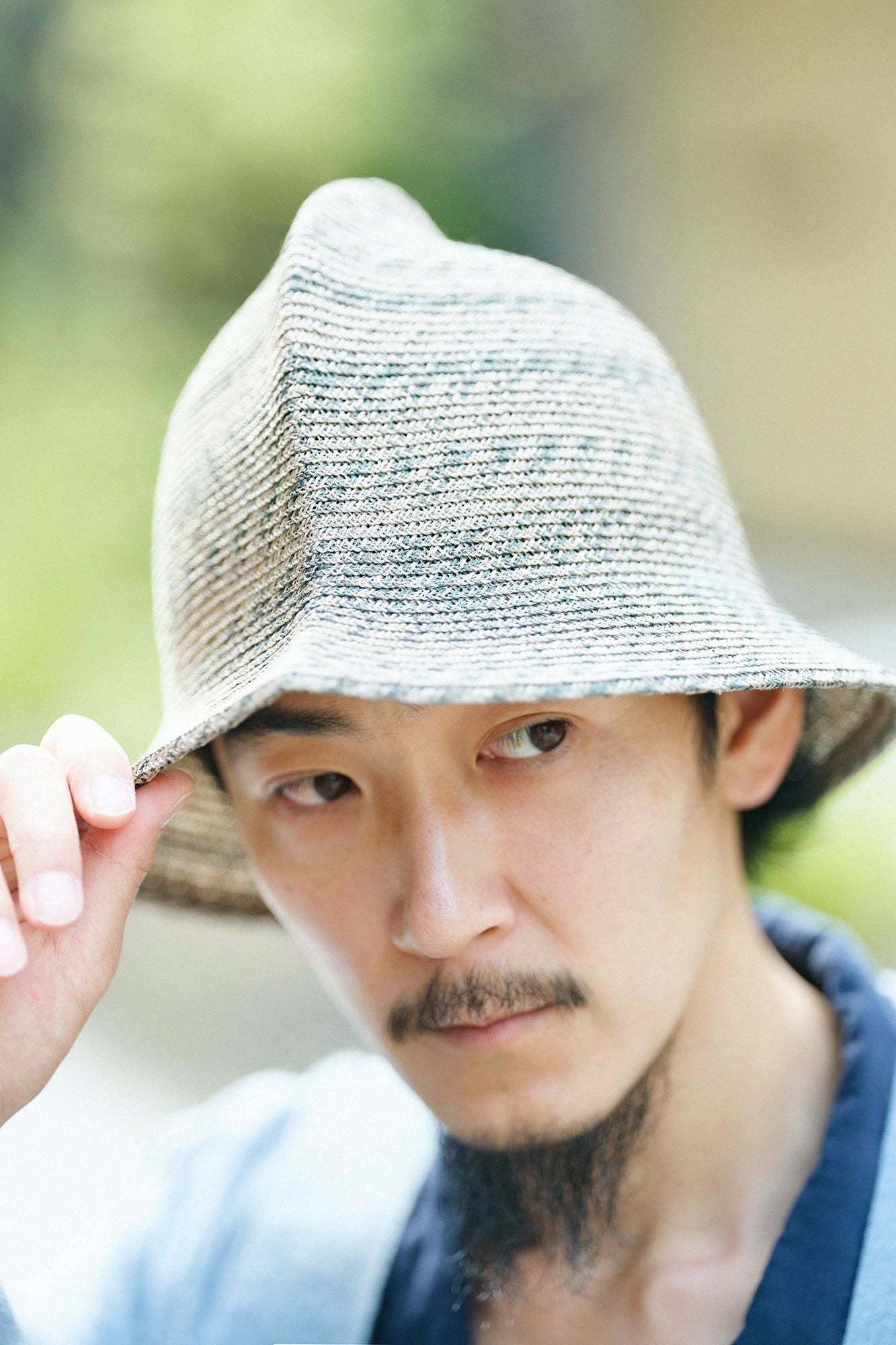 Owarikasa (fin) / sasairomoku (même couleur)