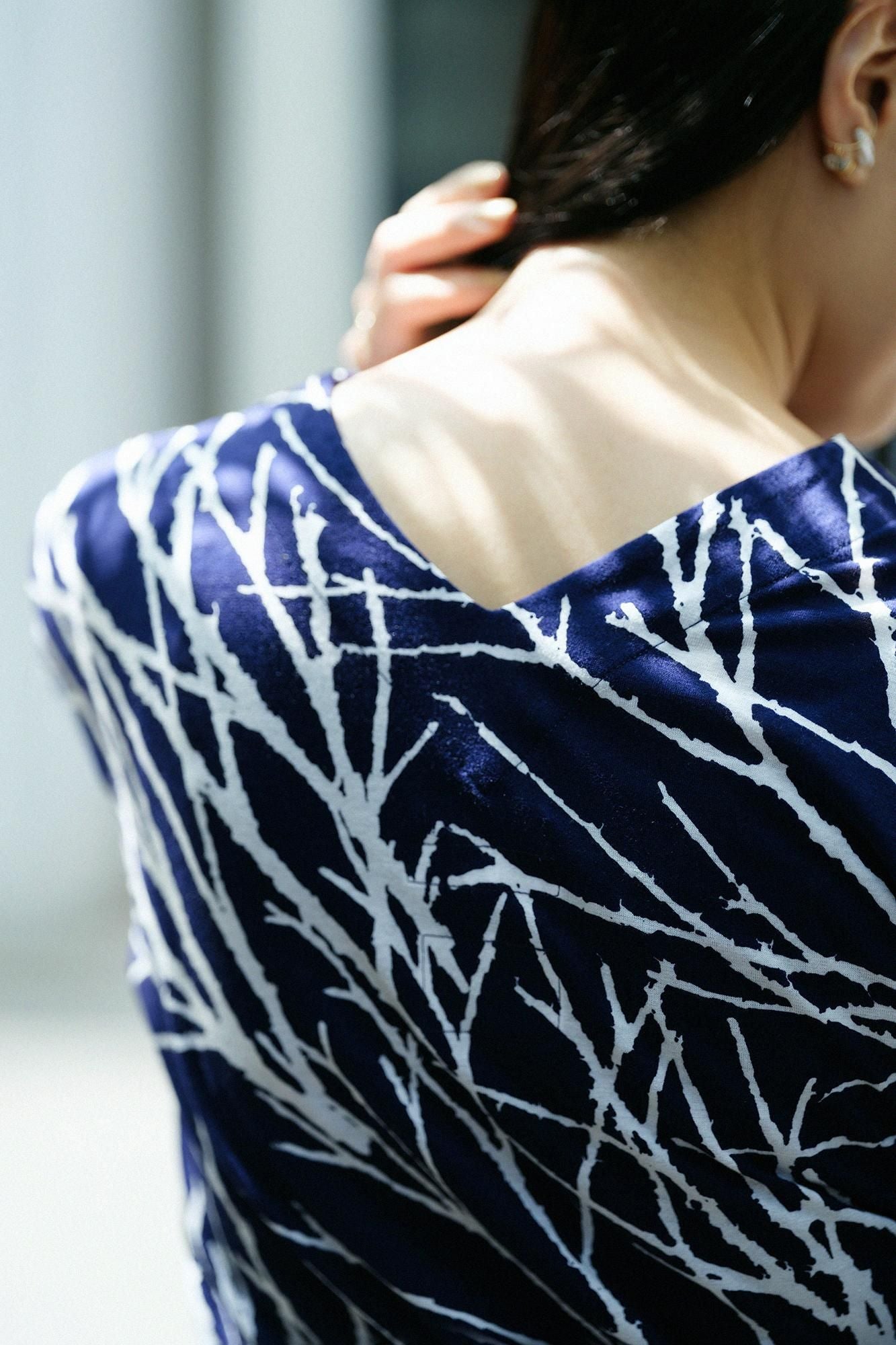 長袖V領上衣/寒風