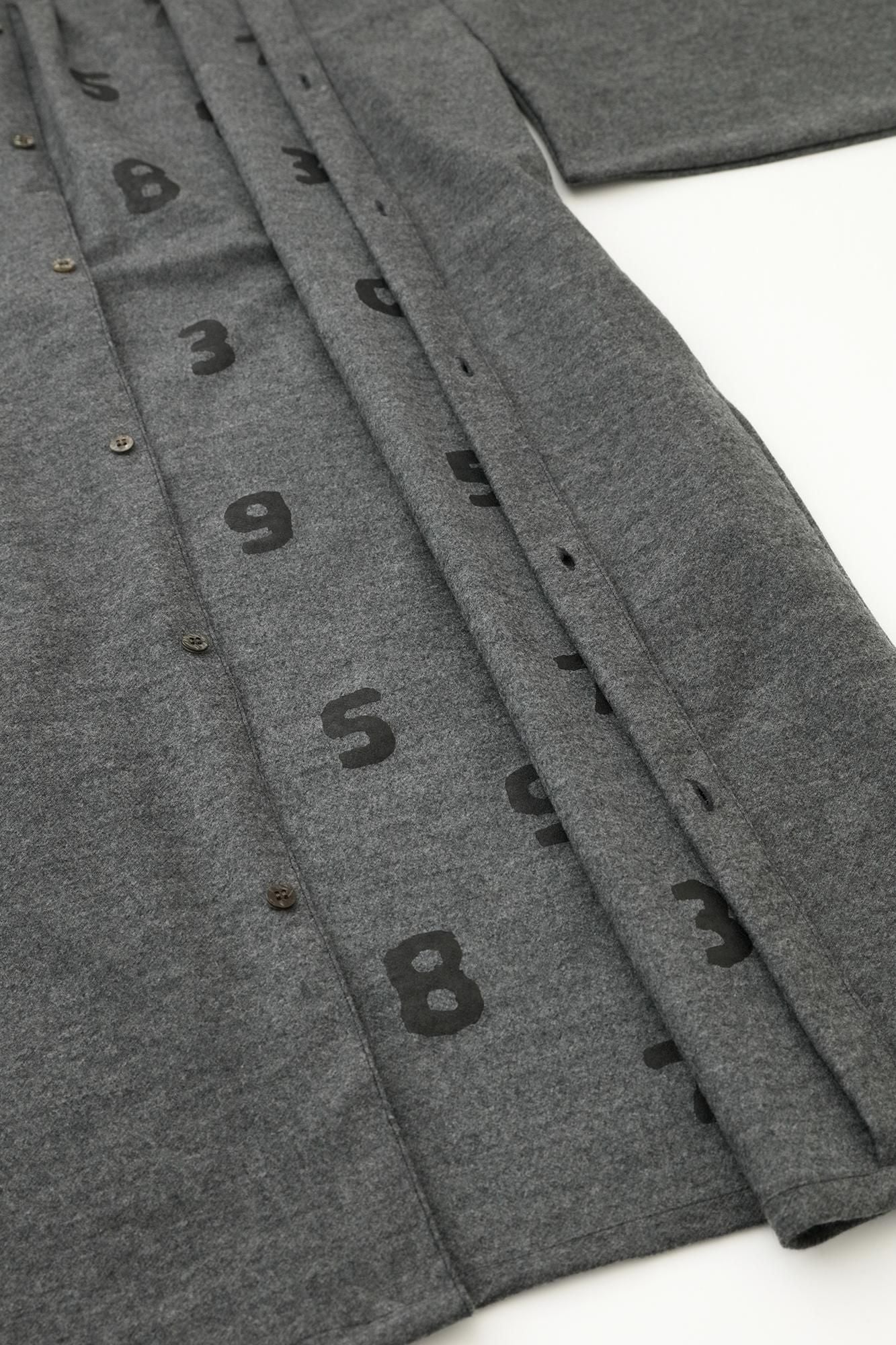 【net限定】梳毛(そもう) 綾織(あやおり) 薙刀かり衣(なぎなたかりごろも) 裏勝り(うらまさり)/濃灰(こいはい)×SO-SU-U