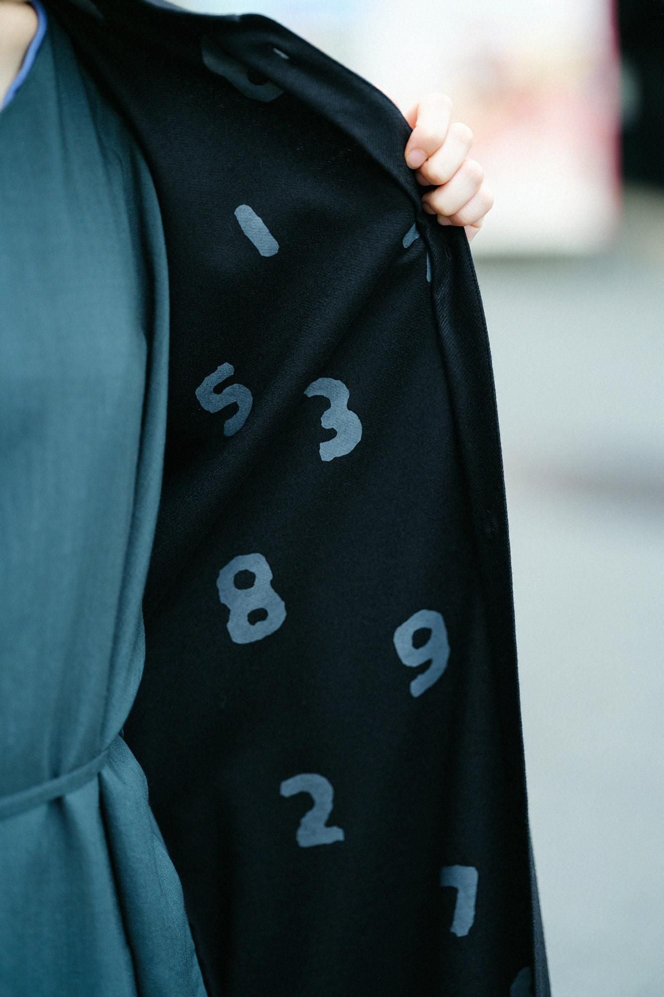 【net限定】梳毛(そもう) 綾織(あやおり) 薙刀かり衣(なぎなたかりごろも) 裏勝り(うらまさり)/濡羽色(ぬればいろ)×SO-SU-U