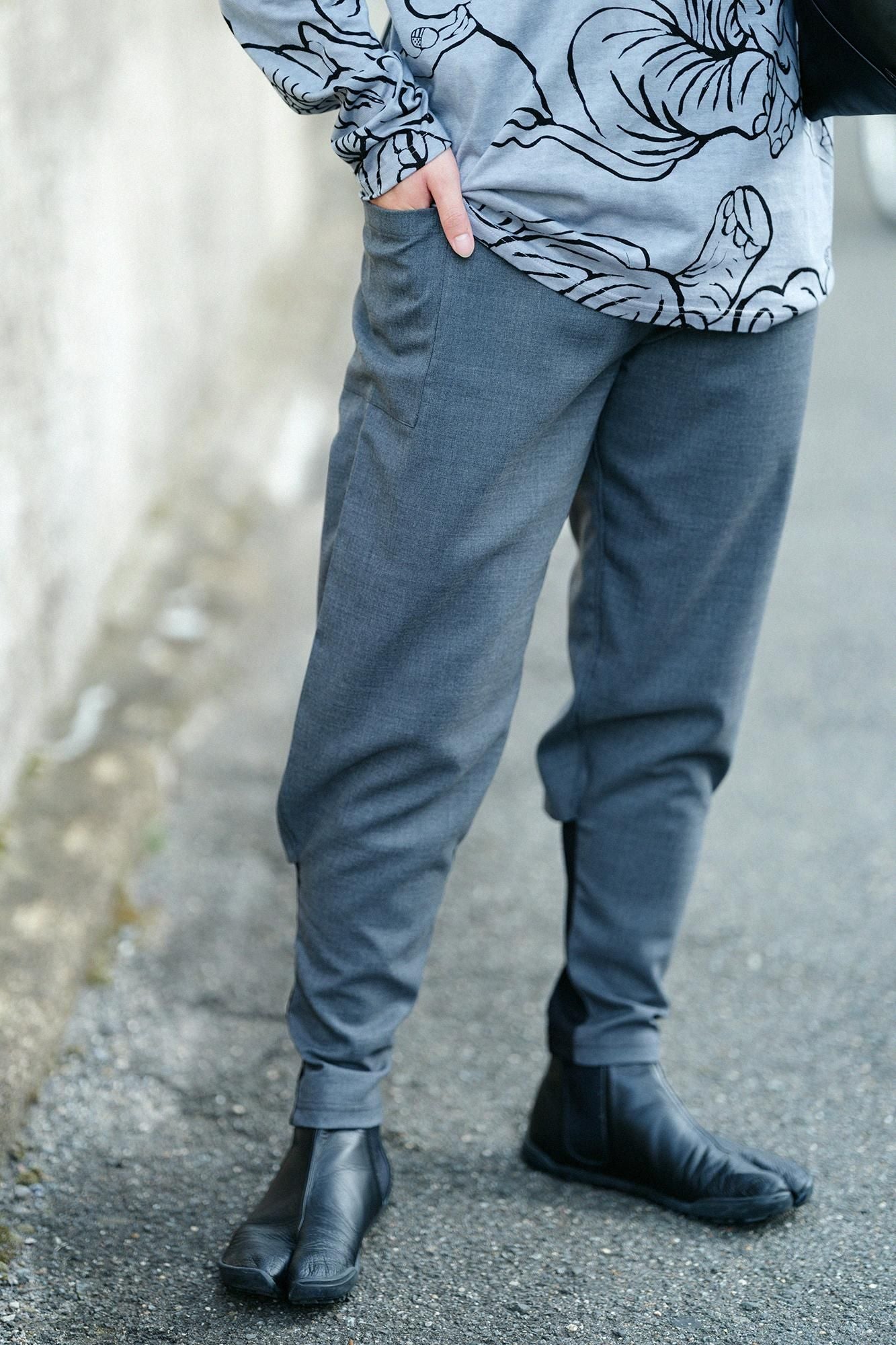 梳毛(そもう) 裁付(たっつけ)えんゆう穿き/濃灰(こいはい)