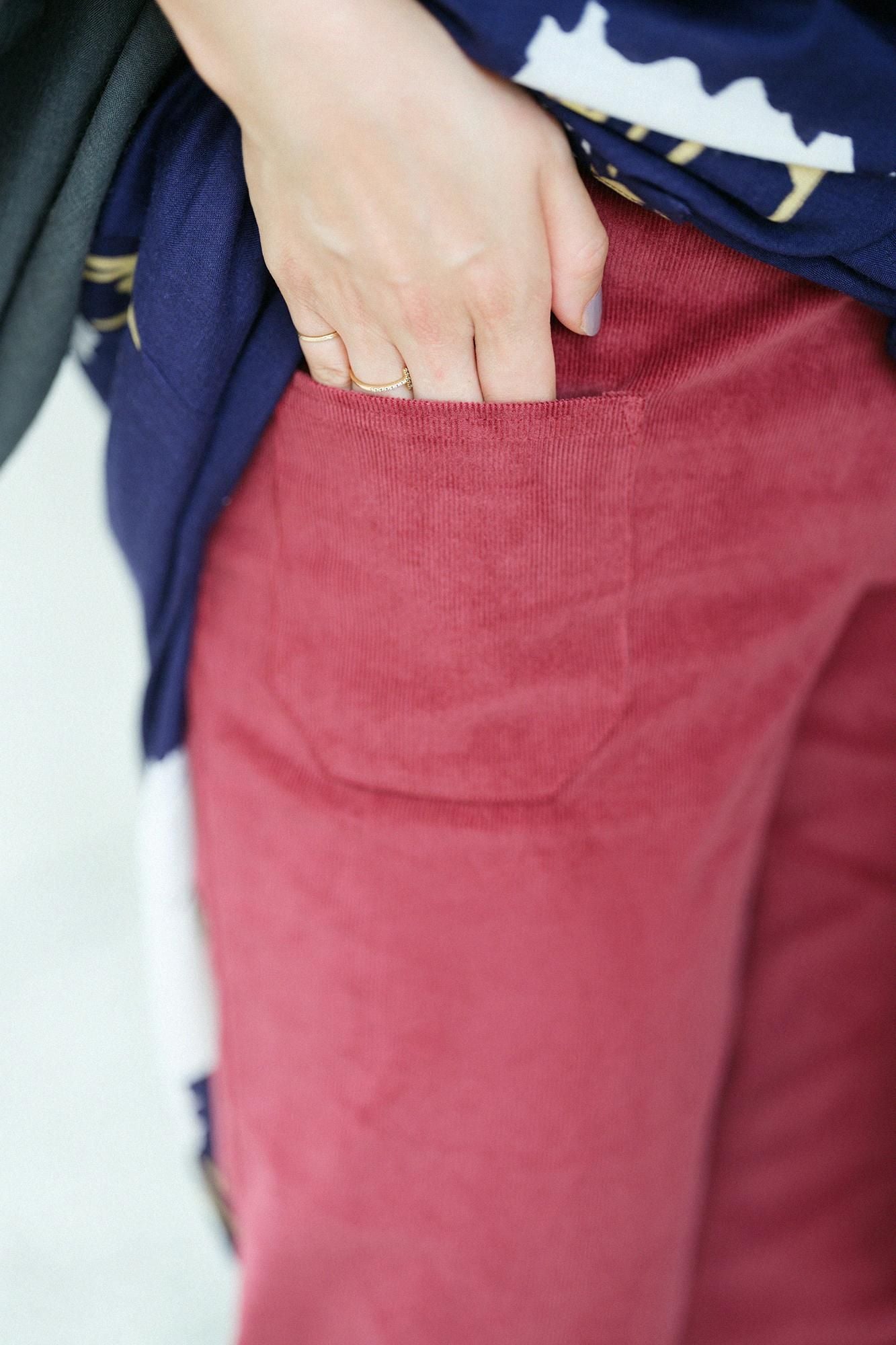 光泽、煤质、稍薄、深色