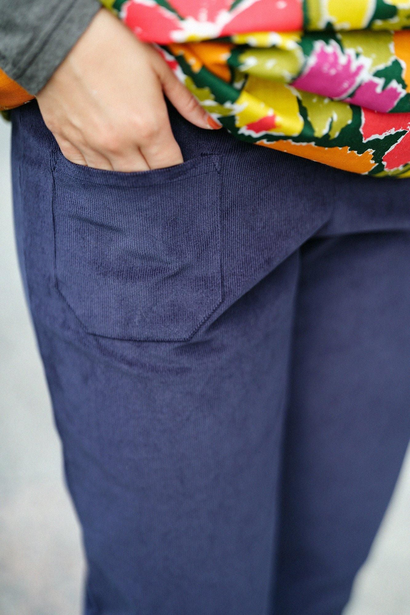 Shin Corduroy Slightly Slim-type Leggings Pants// Dark Blue