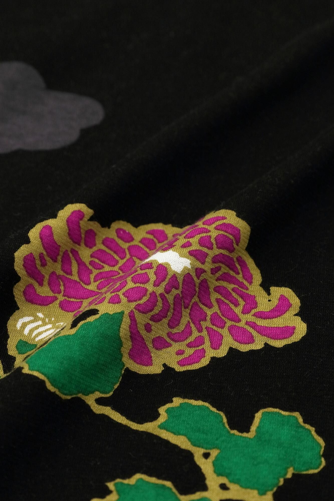 Halsband Jiban/Chrysantheme auf den Wolken