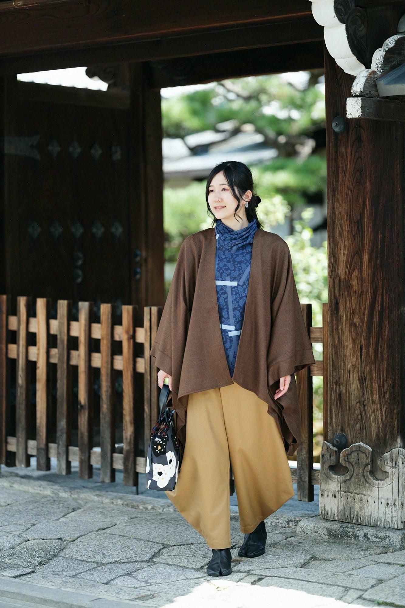 Kanoko Seed Stitch Turtle Neck Shirt / Tobi and Blank Dark Blue