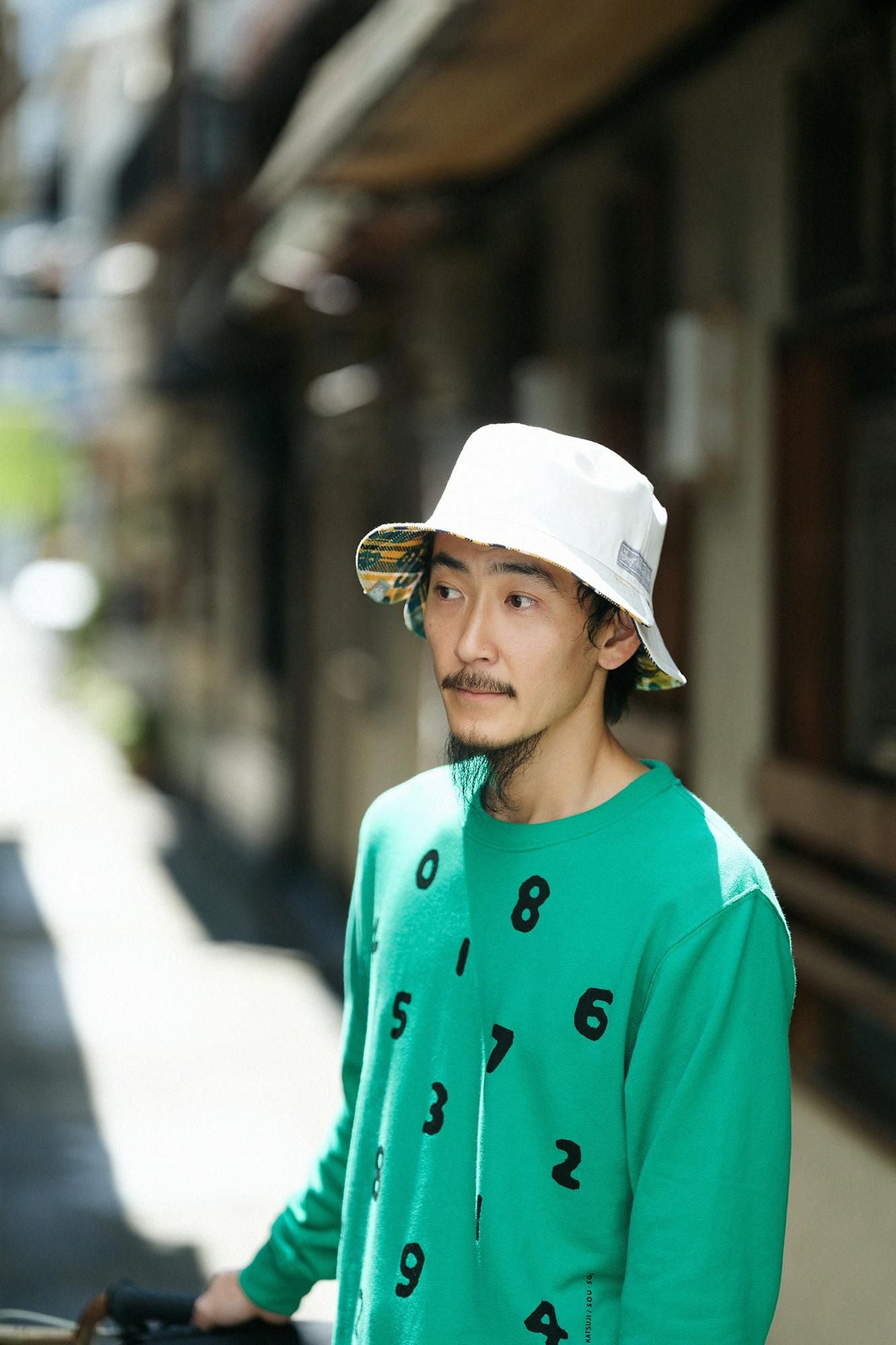 重斜纹检查可逆自行车帽/so-su-u kon(kon)顶部和底部(ka)金色