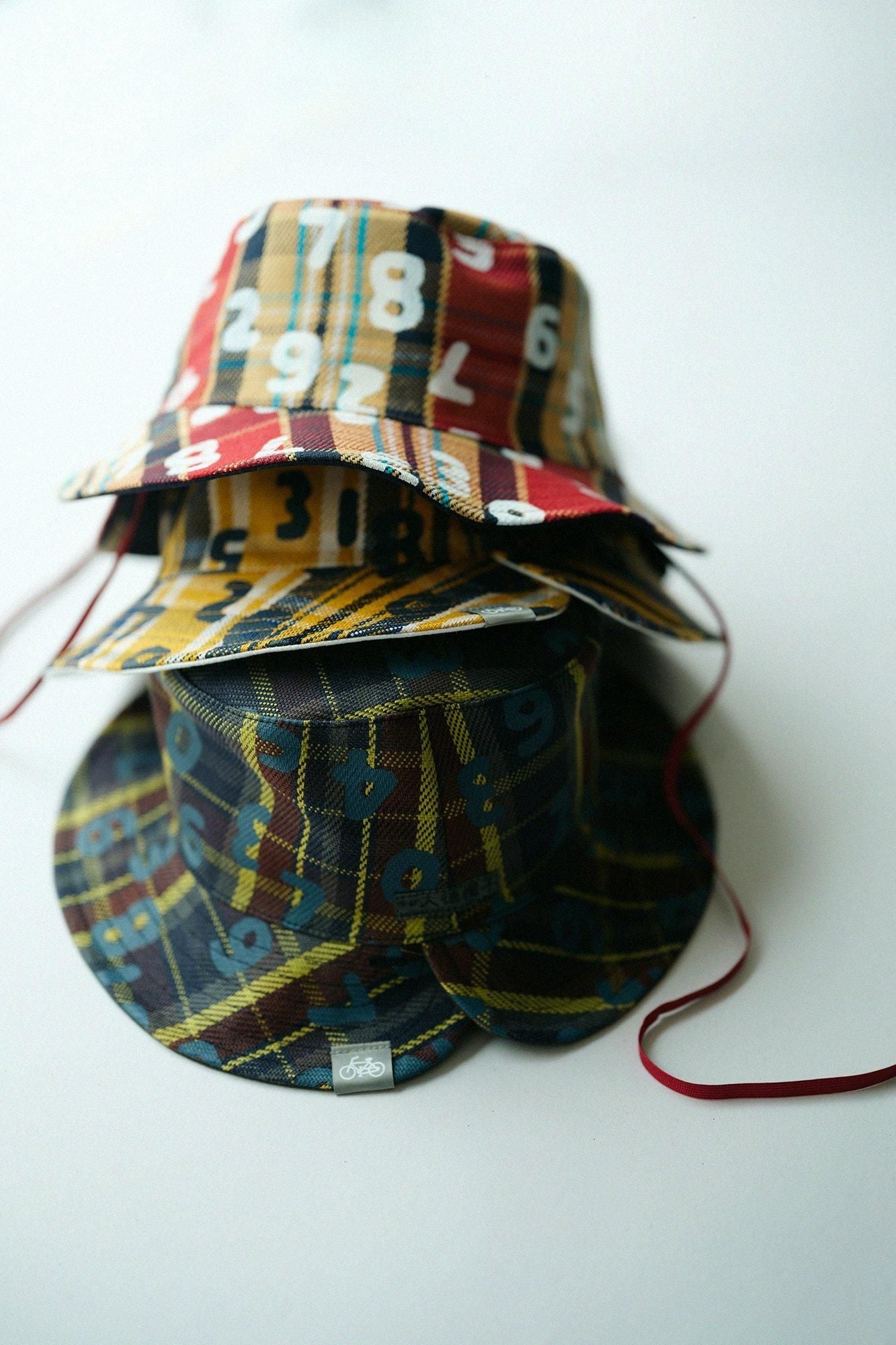 重斜纹检查可逆自行车帽/so-su-u kon(kon)顶部和底部(ka)金色