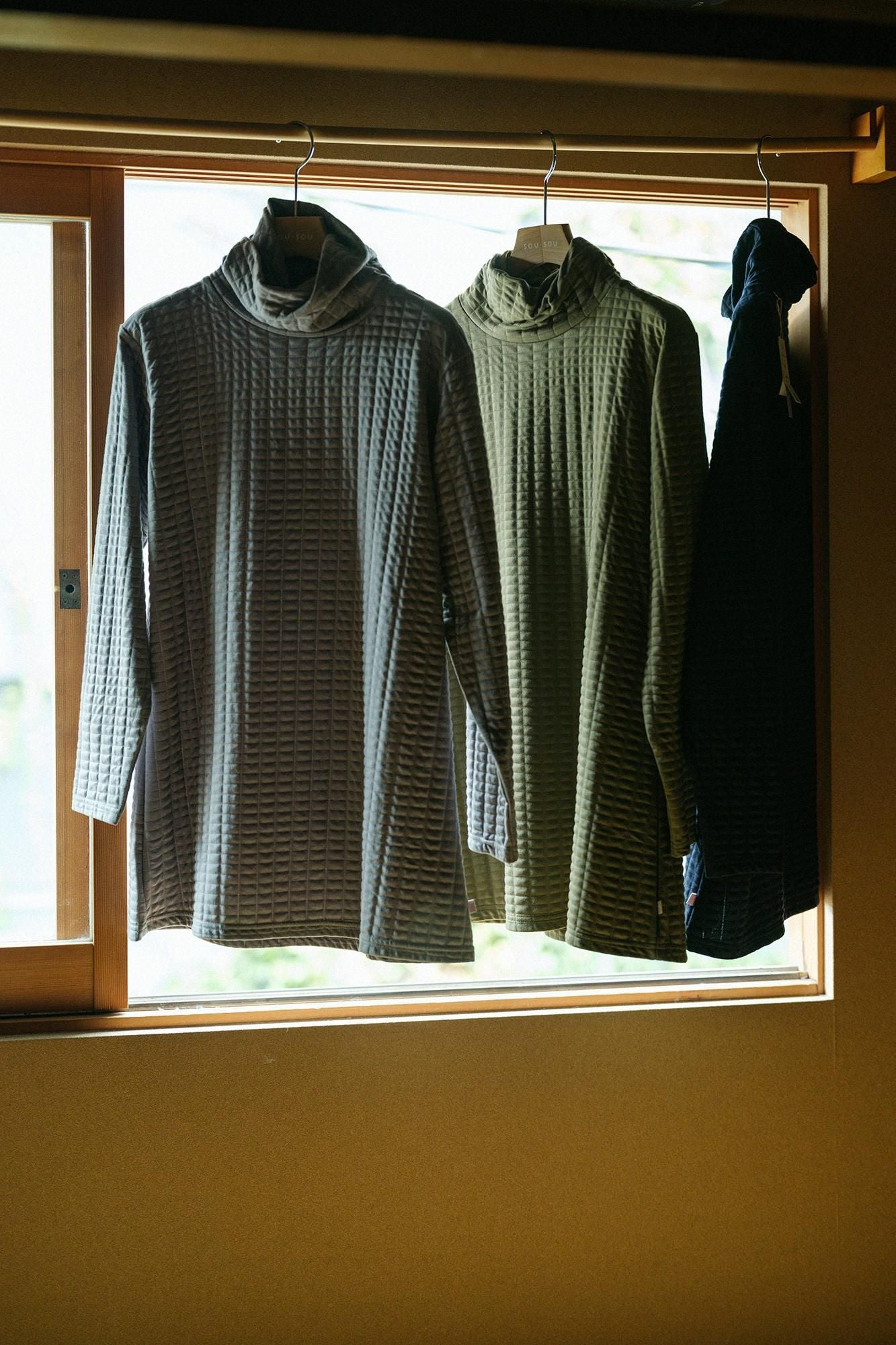 絎縫針織造型高領上衣L/S長版上衣/深藍色