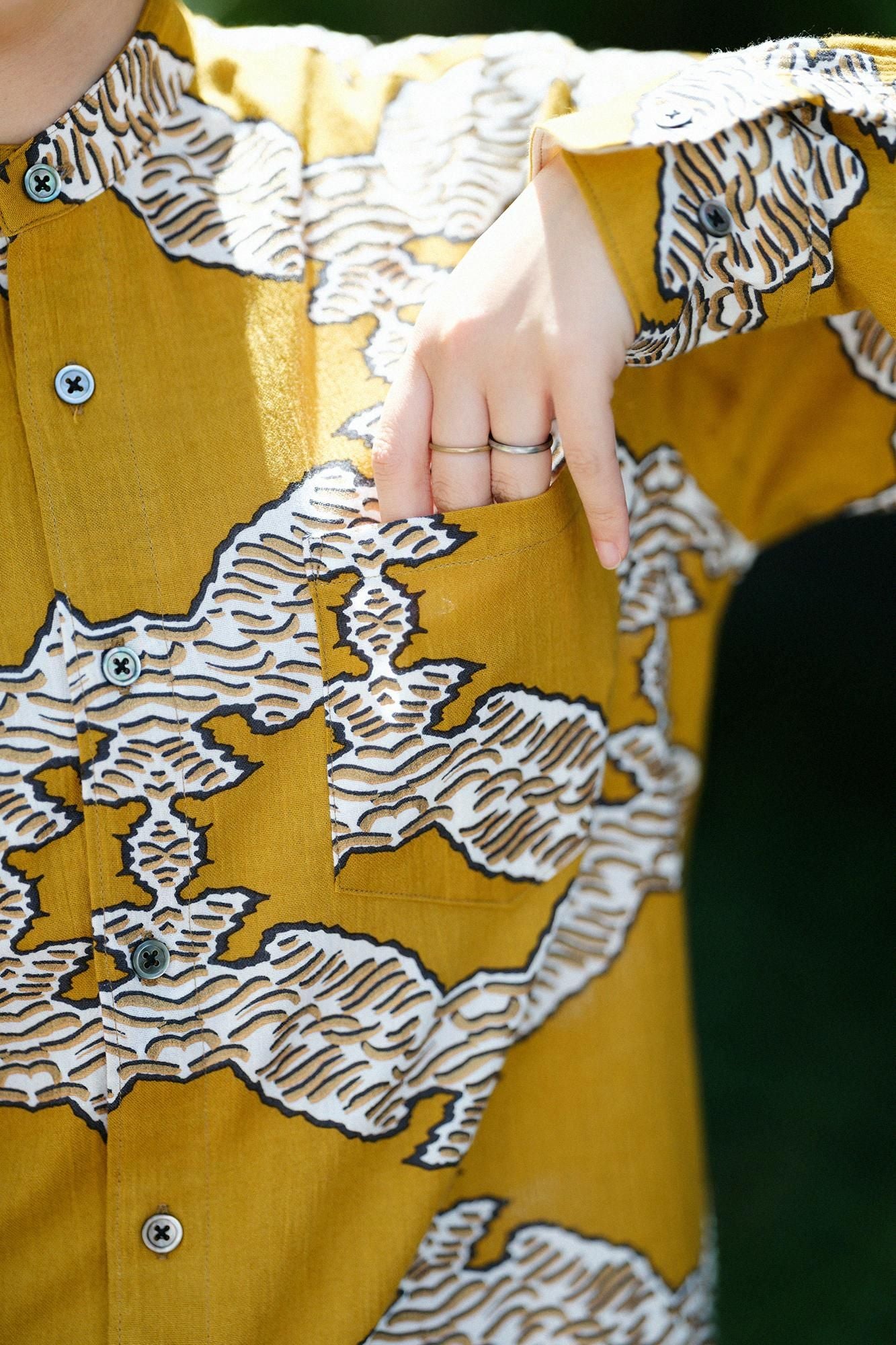 高島縮 20/20 スタンドカラーシャツ/武者七宝(むしゃしっぽう)