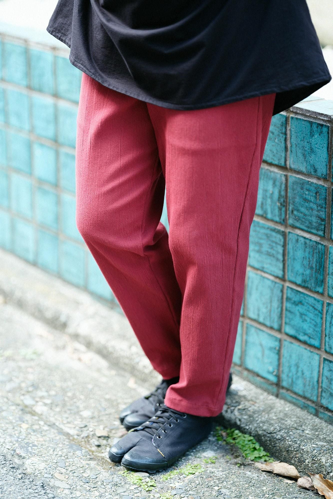 高島縮棉20/10 珠地佈型押加工休閒窄管長褲/Fukasoo