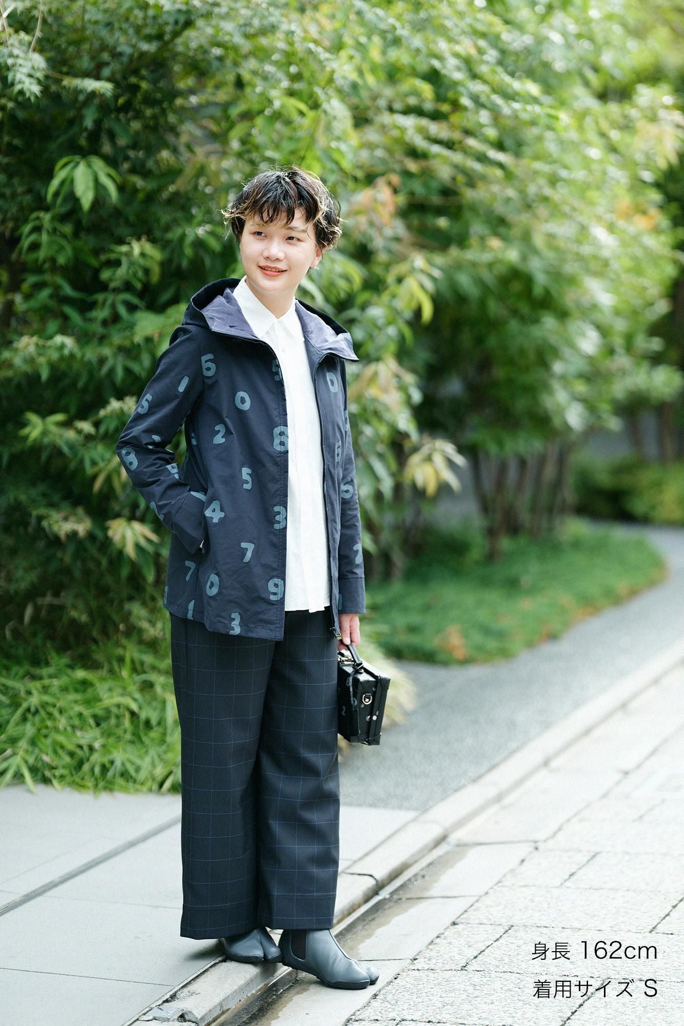 防潑水強撚蜜桃絨連帽外套/ SO-SU-U十數藍黑色