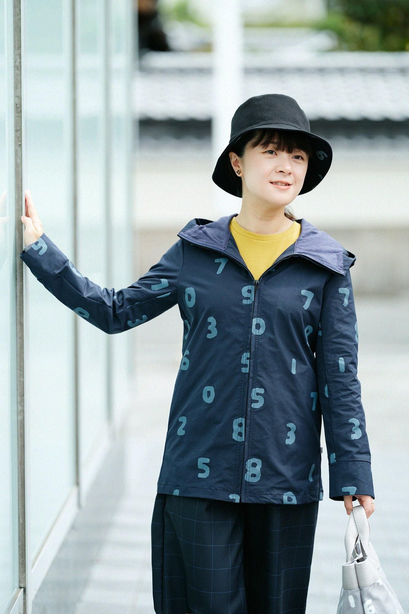 防潑水強撚蜜桃絨連帽外套/ SO-SU-U十數藍黑色