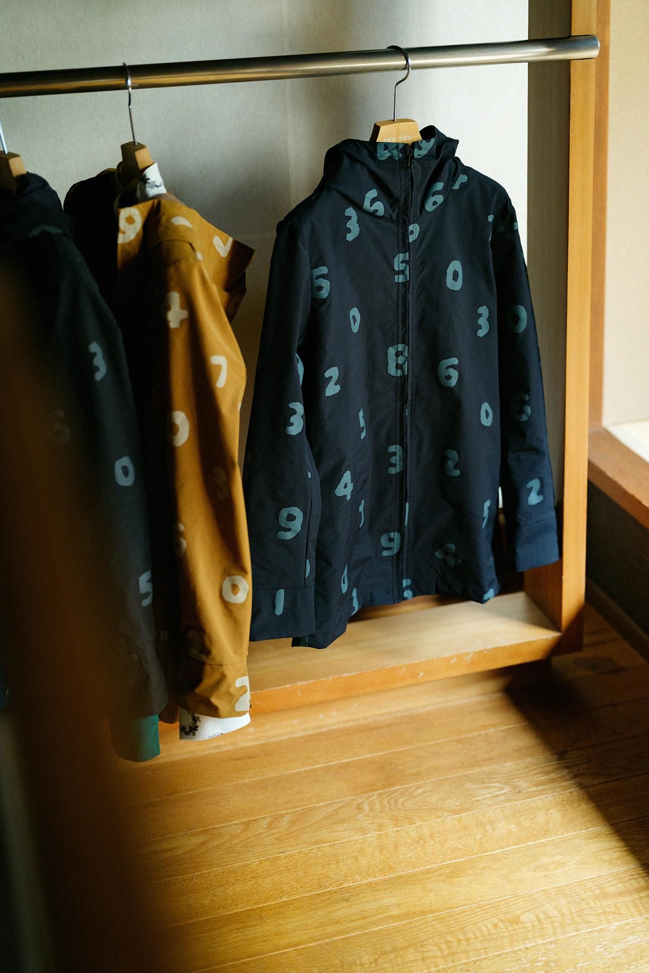 防潑水強撚蜜桃絨連帽外套/ SO-SU-U十數藍黑色