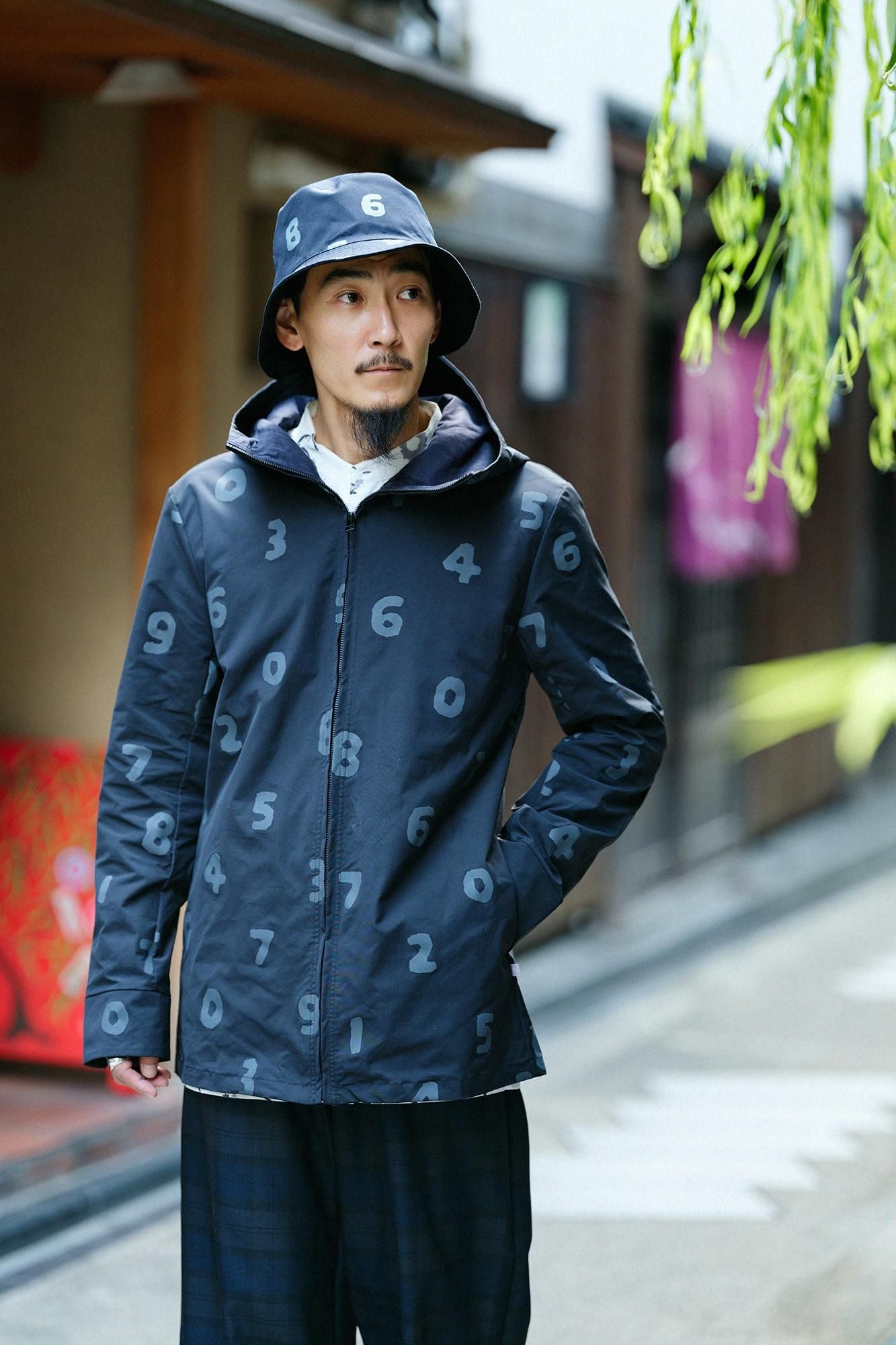 防潑水強撚蜜桃絨連帽外套/ SO-SU-U十數藍黑色