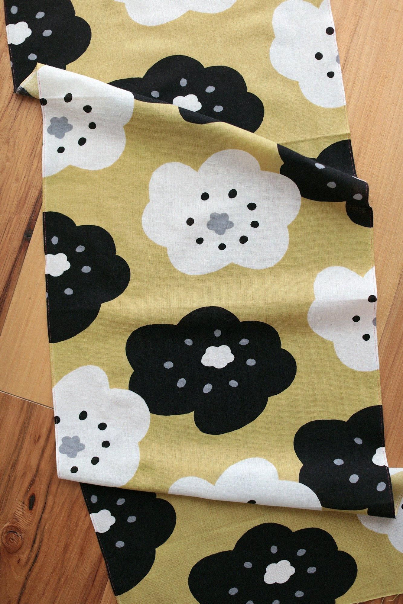 Textile (Ise-momen cottoncotton Handkerchief)/Smile Small Mustard Color(presentswhite)<50cm>
