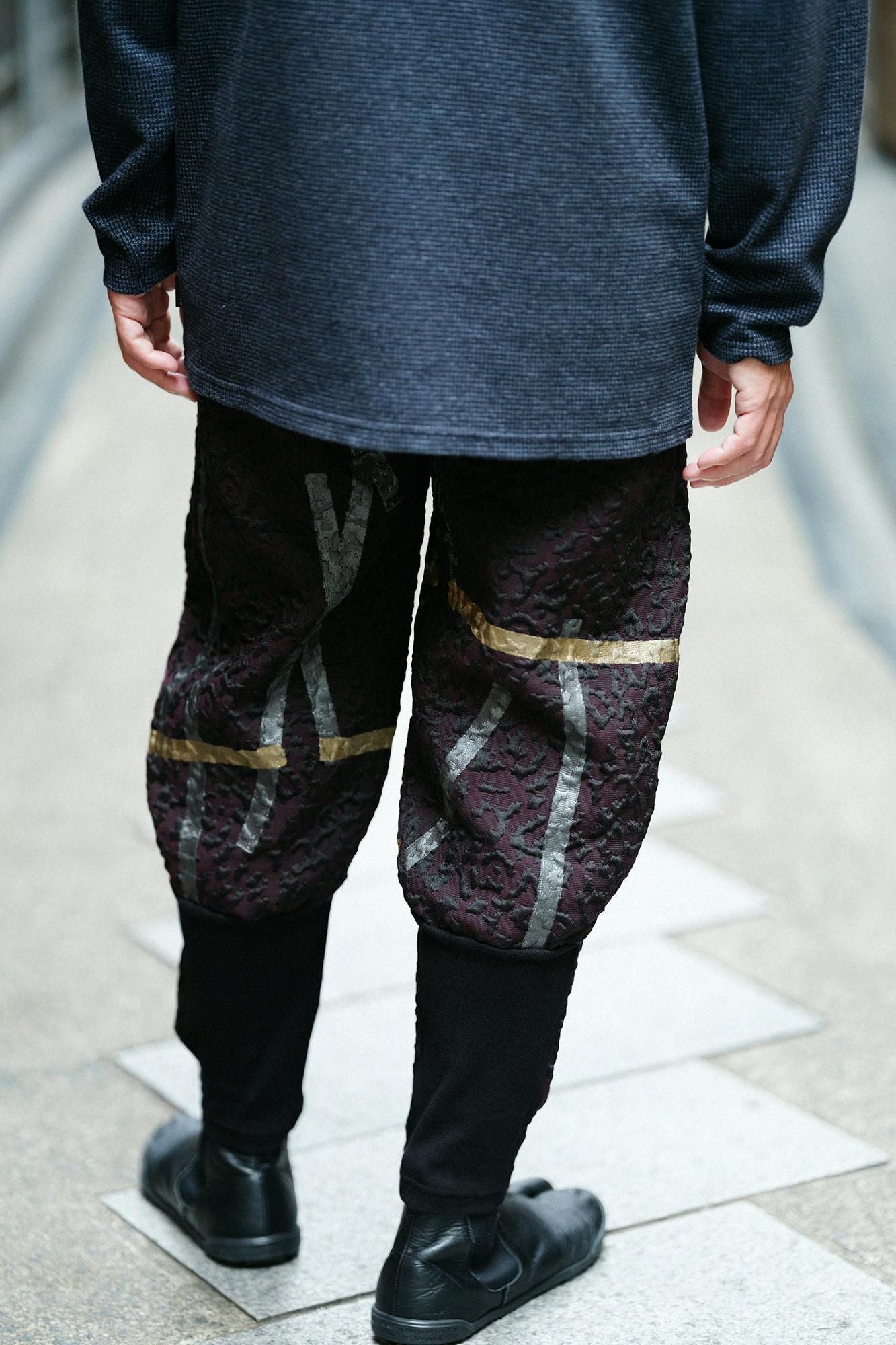 Jacquard Matelasse Harem Pants / Tobi Reddish Black