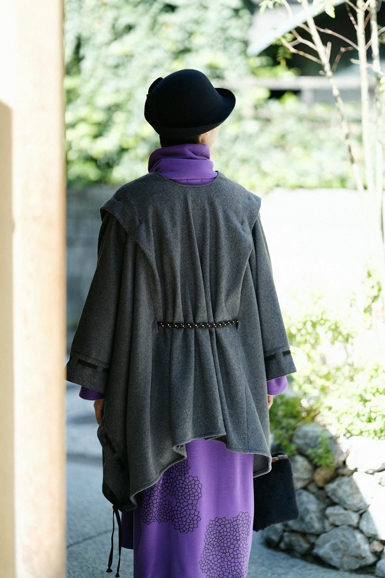 Super 120's Wool Kisaragi Poncho Hollow Out Shoulder Tuck Gather Sleeve / Dark Grey