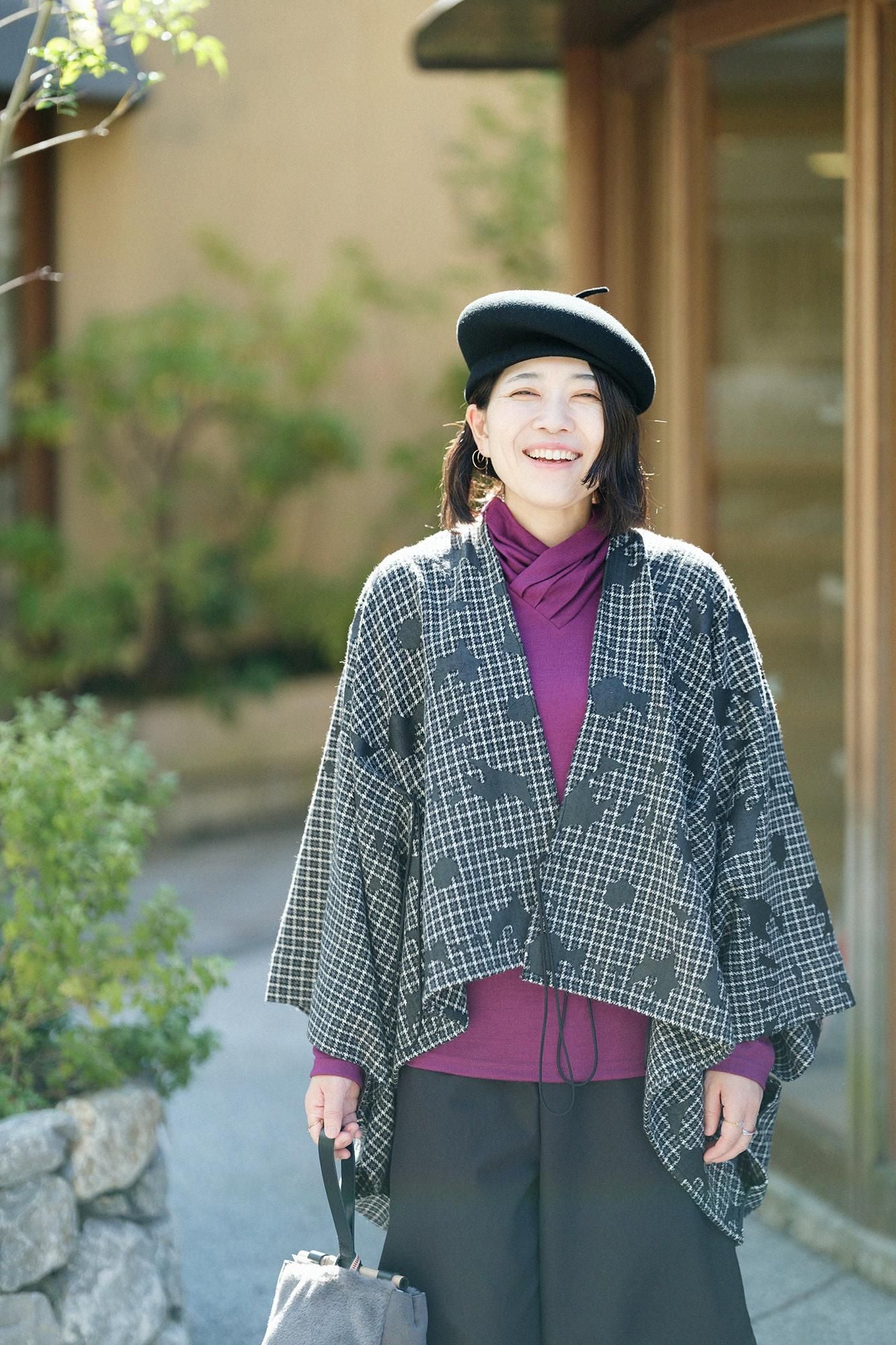 Tweed Lattice Weave Kisaragi Poncho / Oraka and Blank Black× White