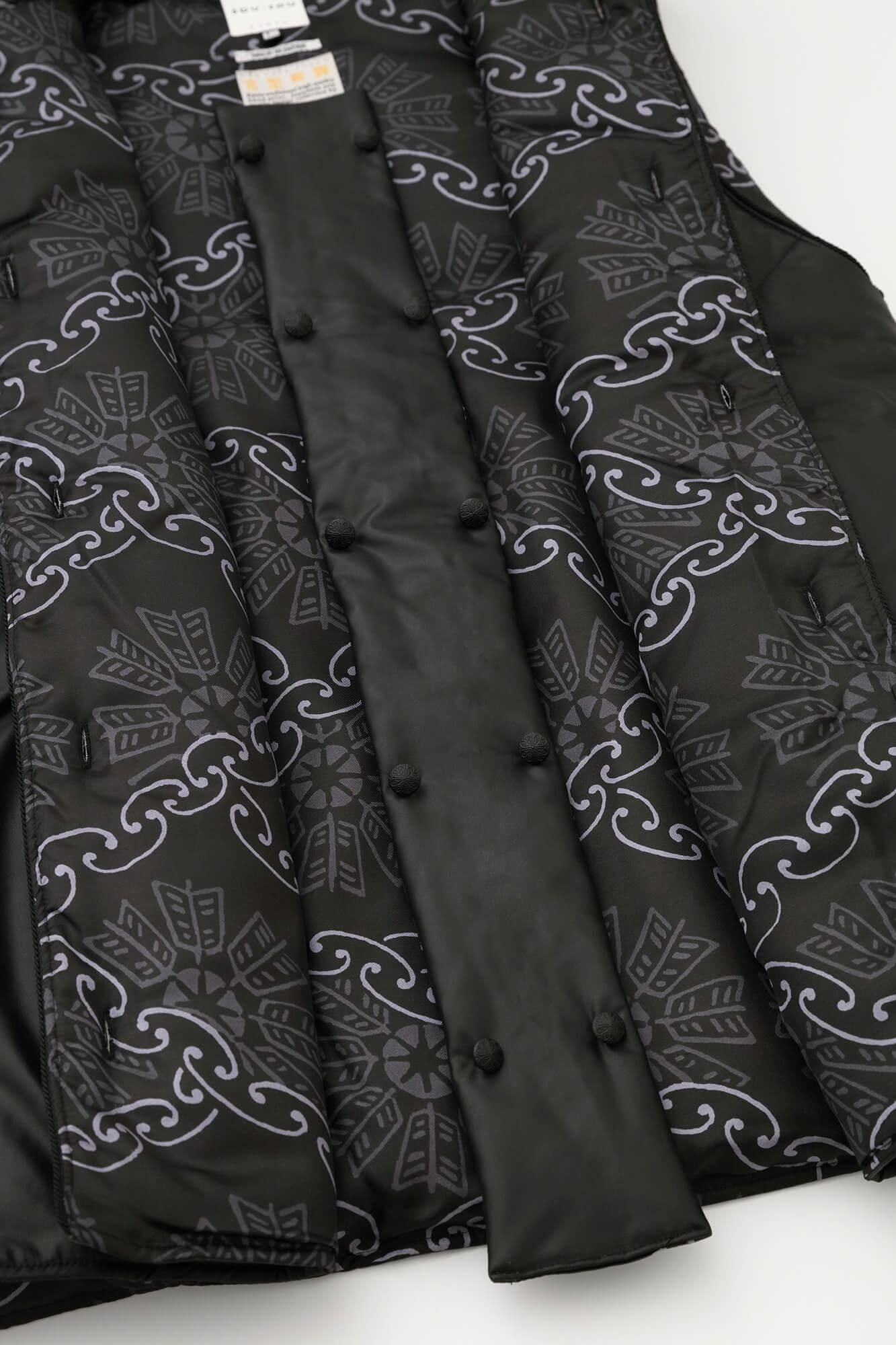 人造皮革陣羽織(Nagajinbaori)夾棉 附裡襯/黑色圓環風車紋 再現