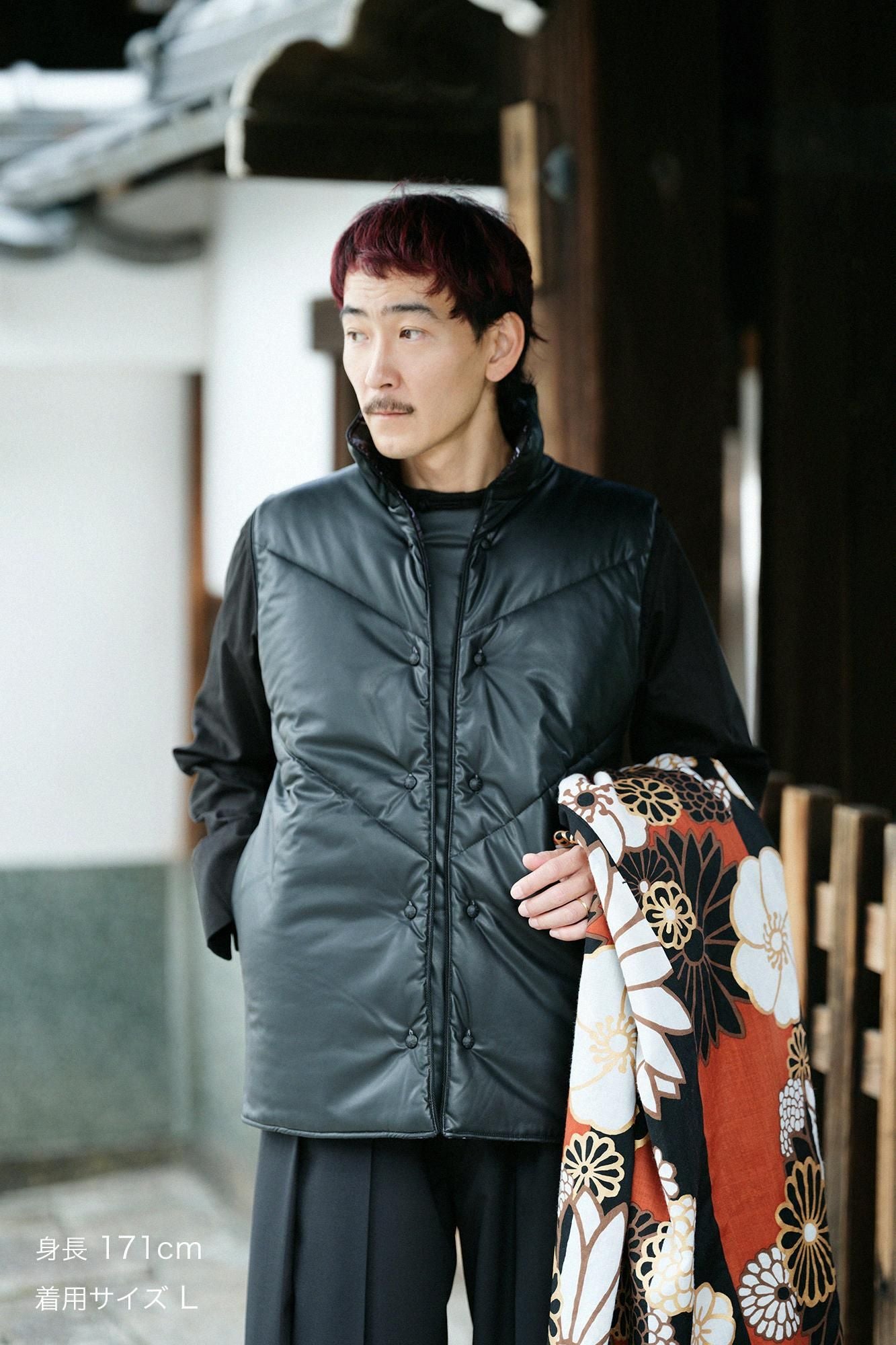 人造皮革陣羽織(Nagajinbaori)夾棉 附裡襯/黑色圓環風車紋 再現