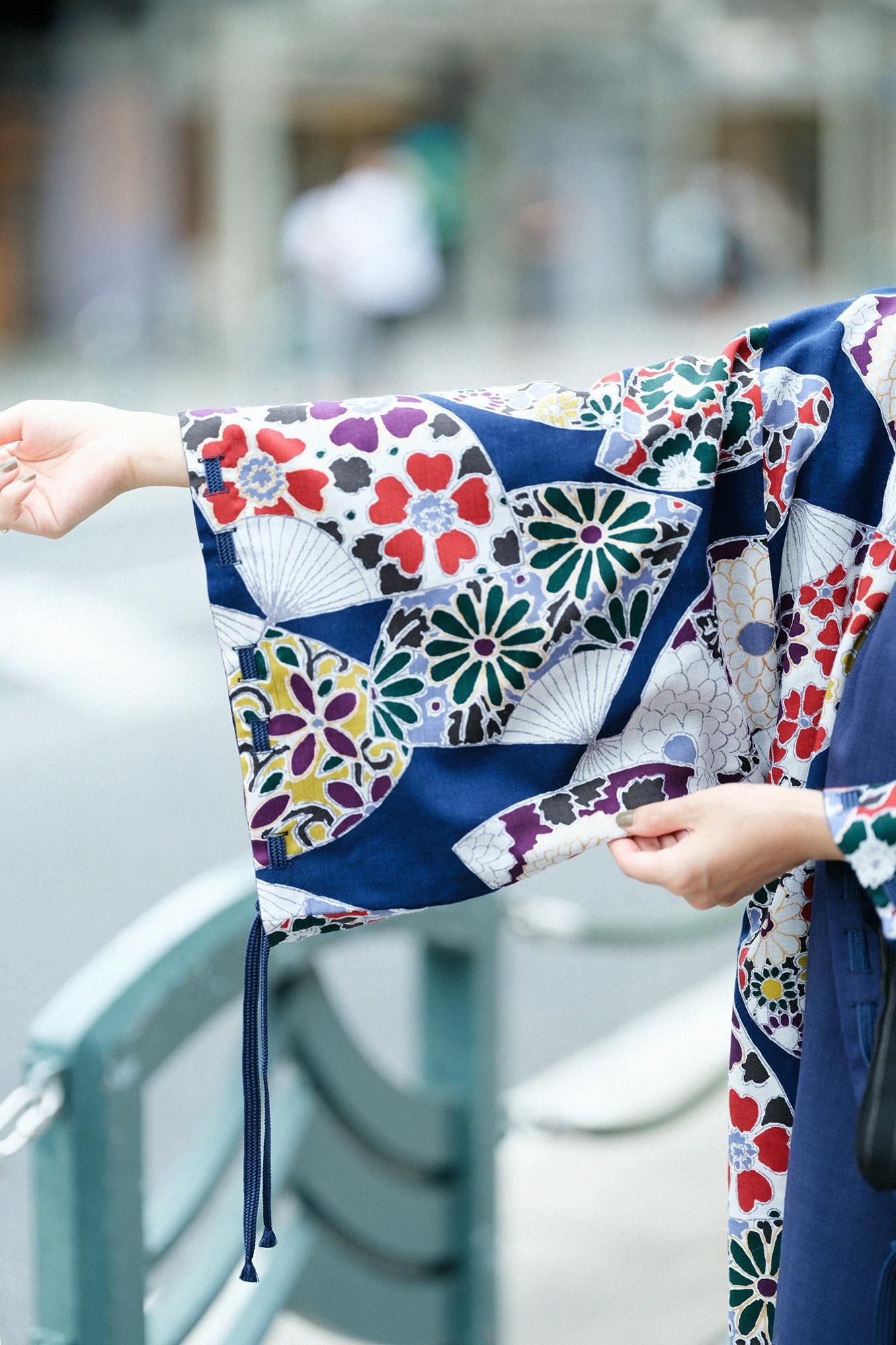 Mousseline, manche impériale, réversible, bleu foncé, fan