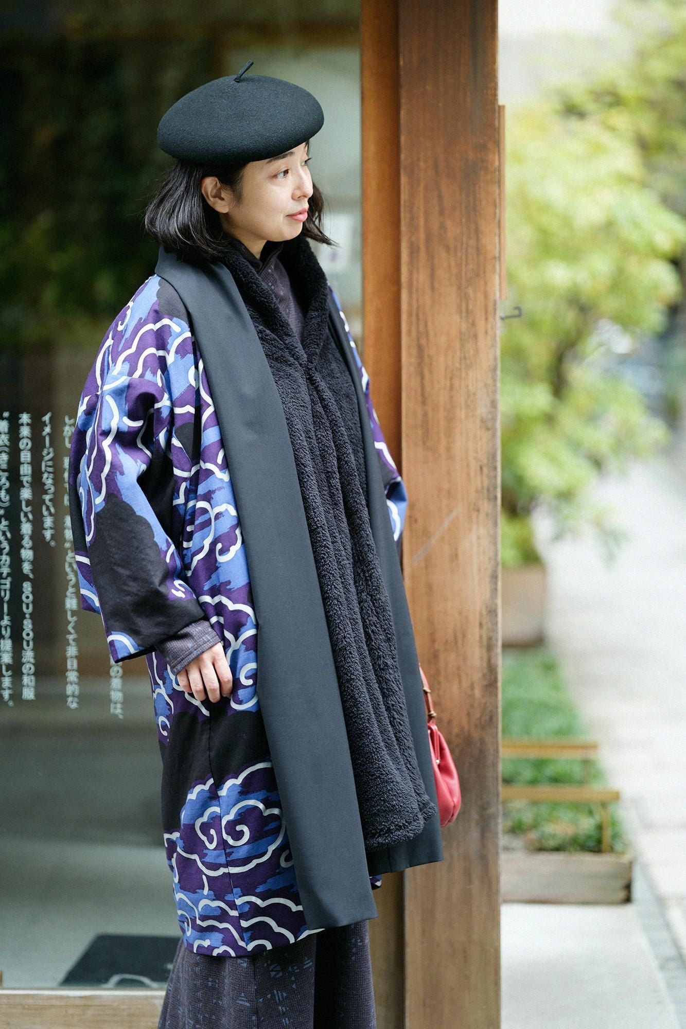 Combed Yarn×Muslin Wool Triangular Sleeve Coat Reversible / Black×Dragon-like Cloud