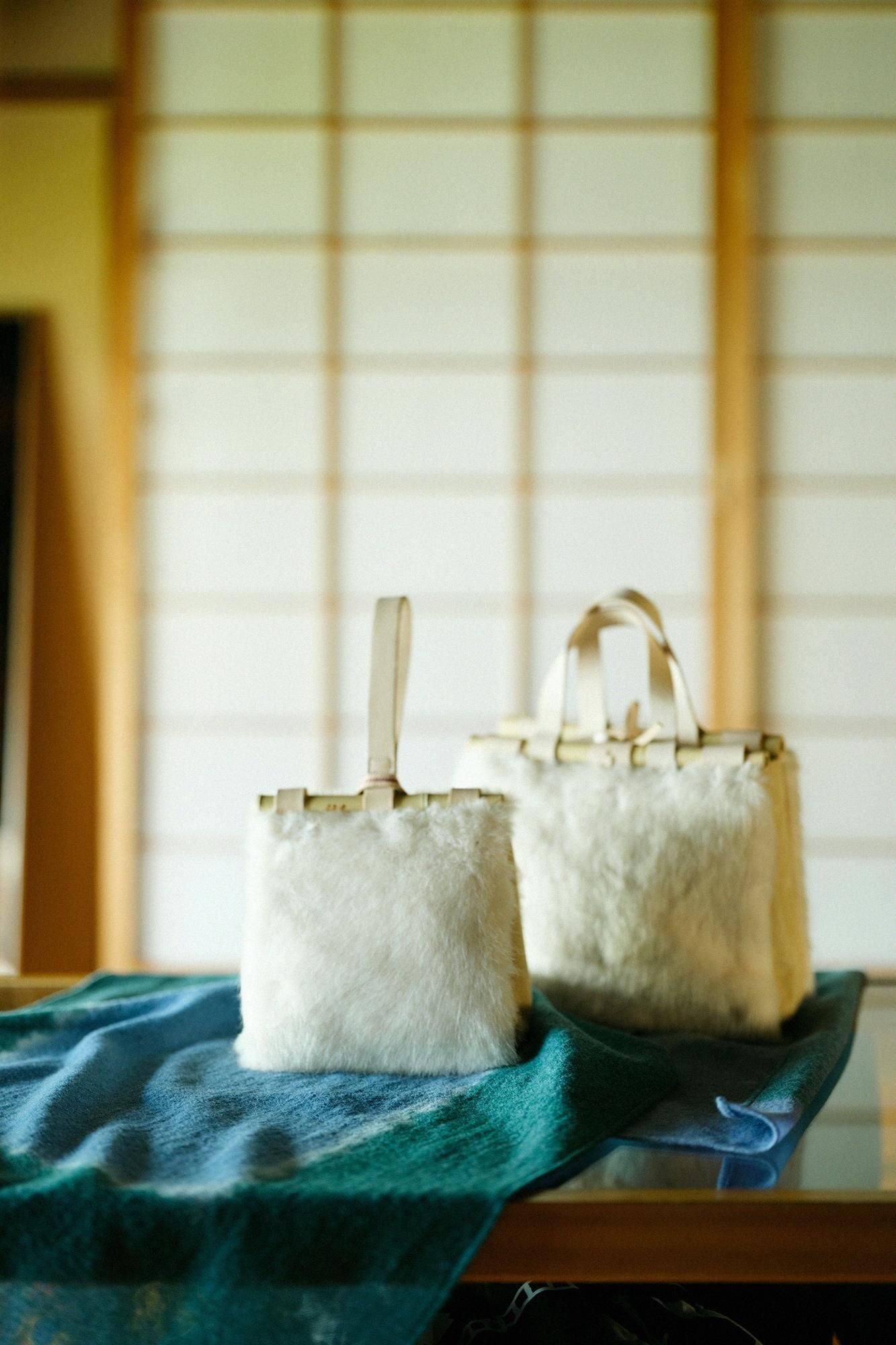 フェイクファー 道行小筥(みちゆきこばこ) 小 /生白(きじろ)×おぼろ