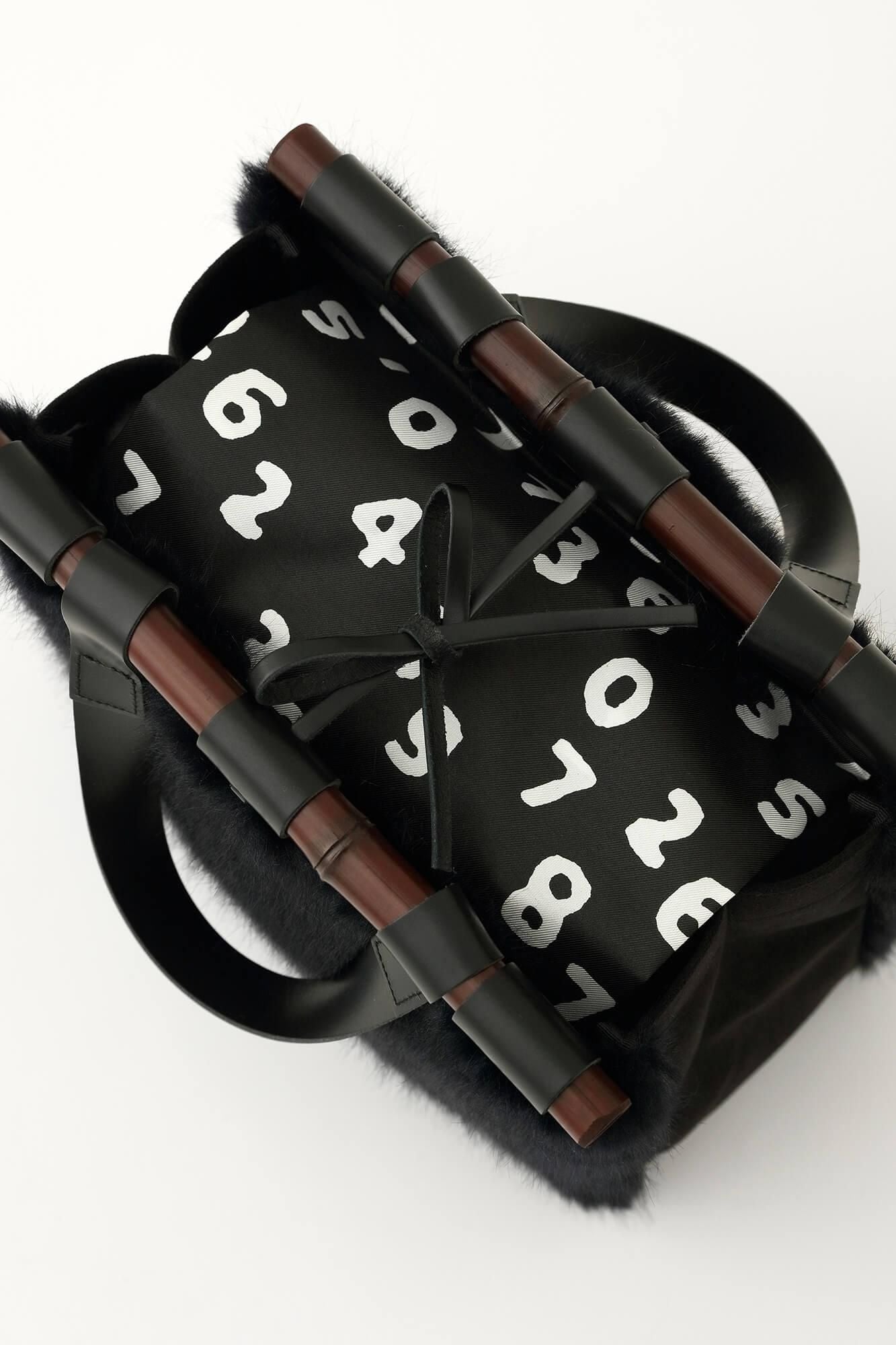 フェイクファー 道行小筥(みちゆきこばこ) 染竹(そめだけ)/黒紺(くろこん)×SO-SU-U昆(こん)