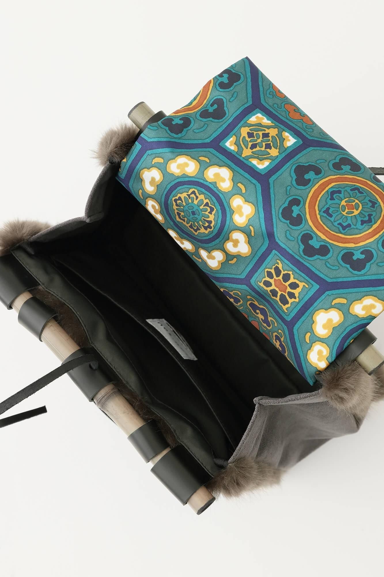 フェイクファー 道行小筥(みちゆきこばこ) 染竹(そめだけ)/濃灰(こいはい)×華麗(かれい)