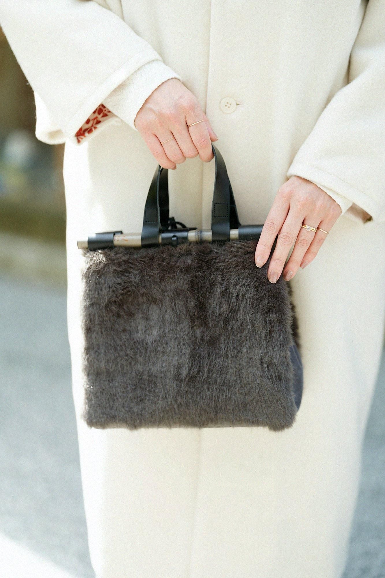 フェイクファー 道行小筥(みちゆきこばこ) 染竹(そめだけ)/濃灰(こいはい)×華麗(かれい)