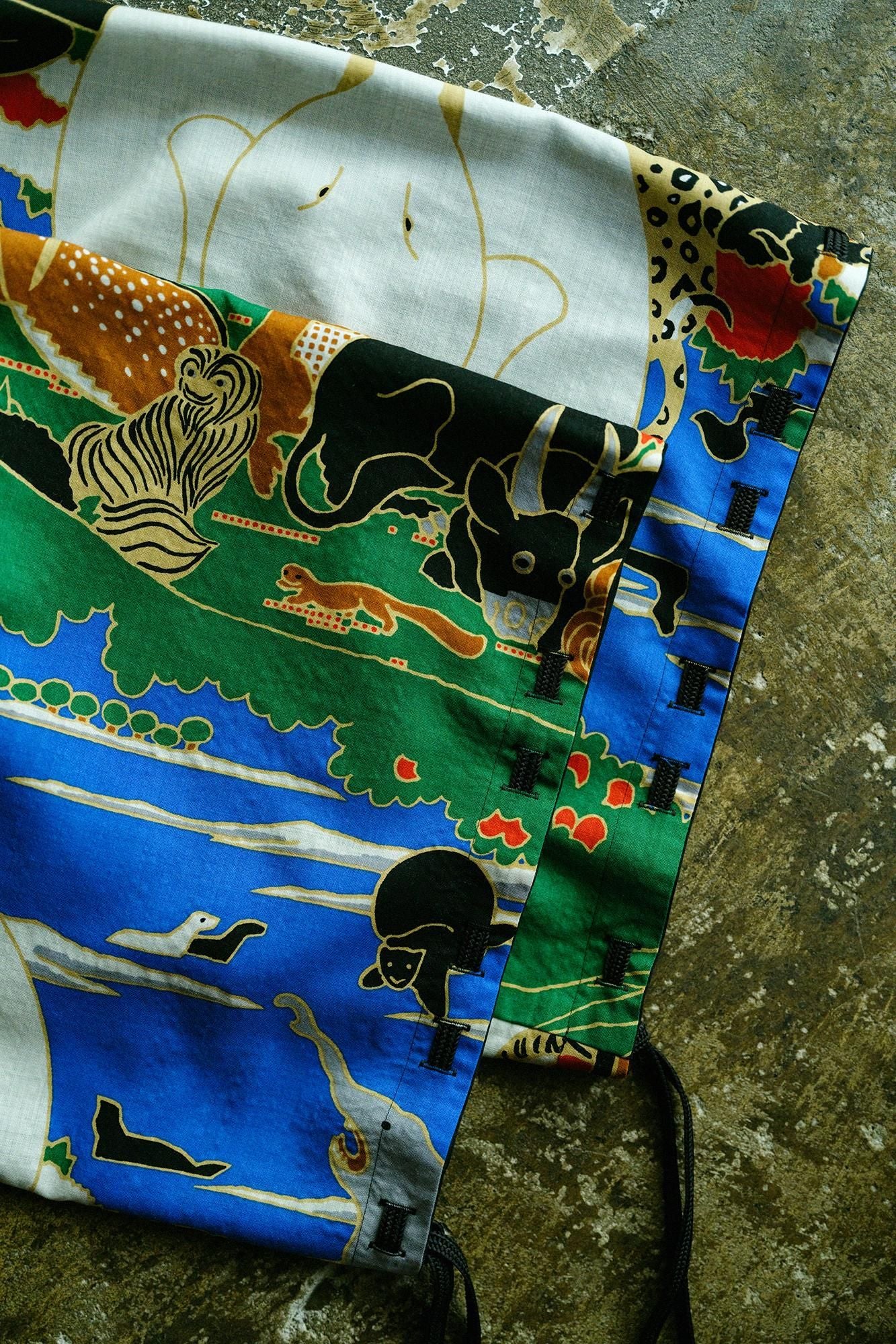 梳毛(そもう)×モスリン 宮中袖(きゅうちゅうそで) 可逆(かぎゃく)/濡羽色(ぬればいろ)×若冲 鳥獣花木図屏風(ちょうじゅうかぼくずびょうぶ) 写し2