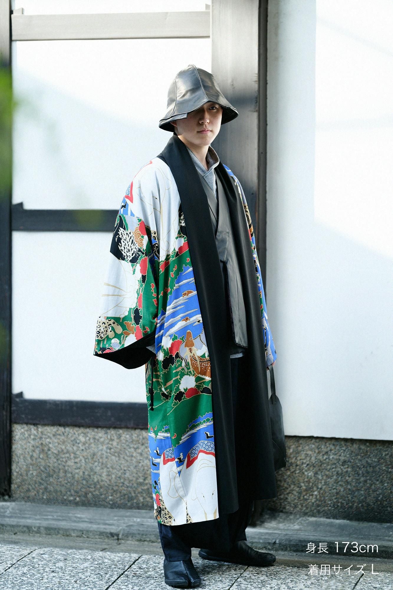 梳毛(そもう)×モスリン 宮中袖(きゅうちゅうそで) 可逆(かぎゃく)/濡羽色(ぬればいろ)×若冲 鳥獣花木図屏風(ちょうじゅうかぼくずびょうぶ) 写し2