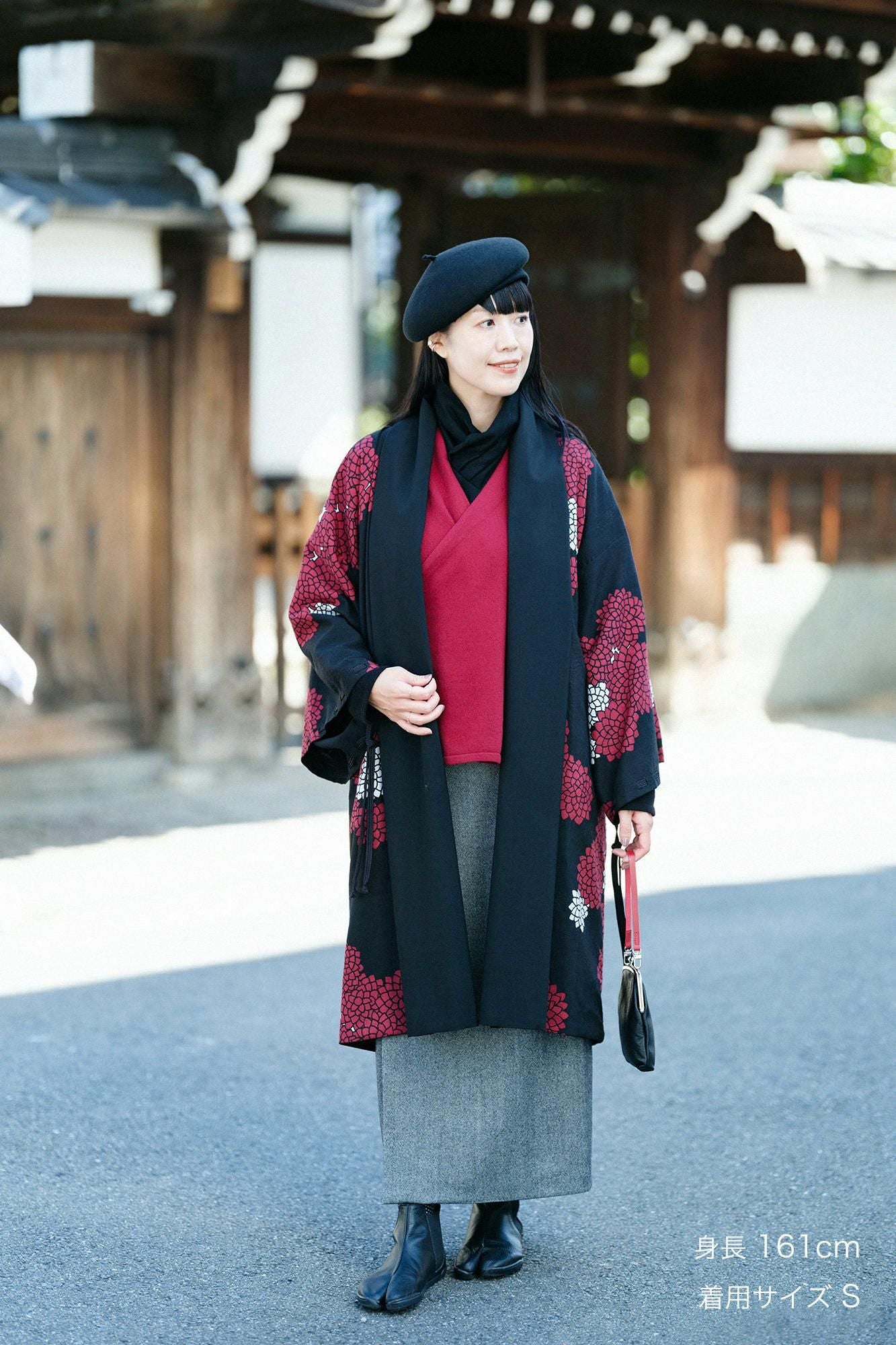 소모(나는 본다) x모슬린 궁중소매 가역적 (Kagyaku)/검은색(목재) x 구름 2의 x 국화 2