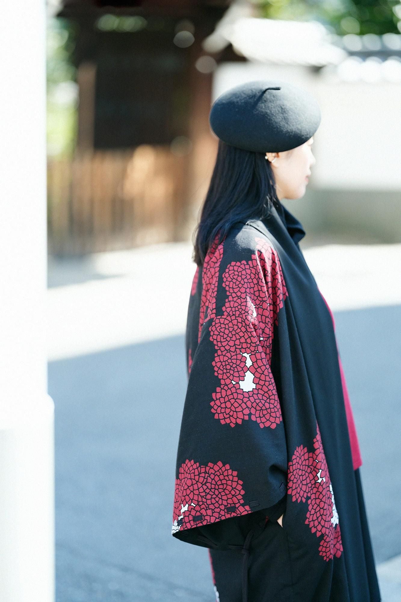 소모(나는 본다) x모슬린 궁중소매 가역적 (Kagyaku)/검은색(목재) x 구름 2의 x 국화 2