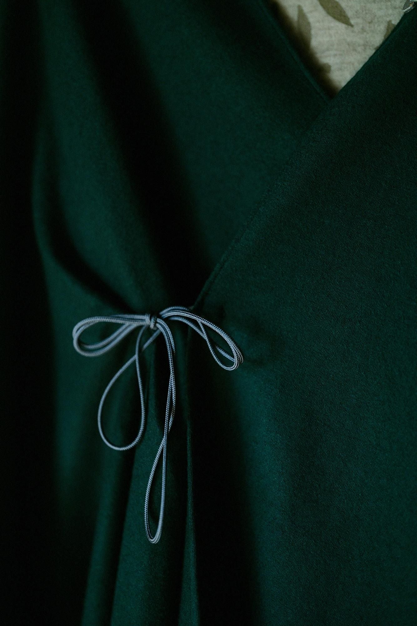 Combed Yarn Felted Knit Kisaragi Poncho / Dark Green