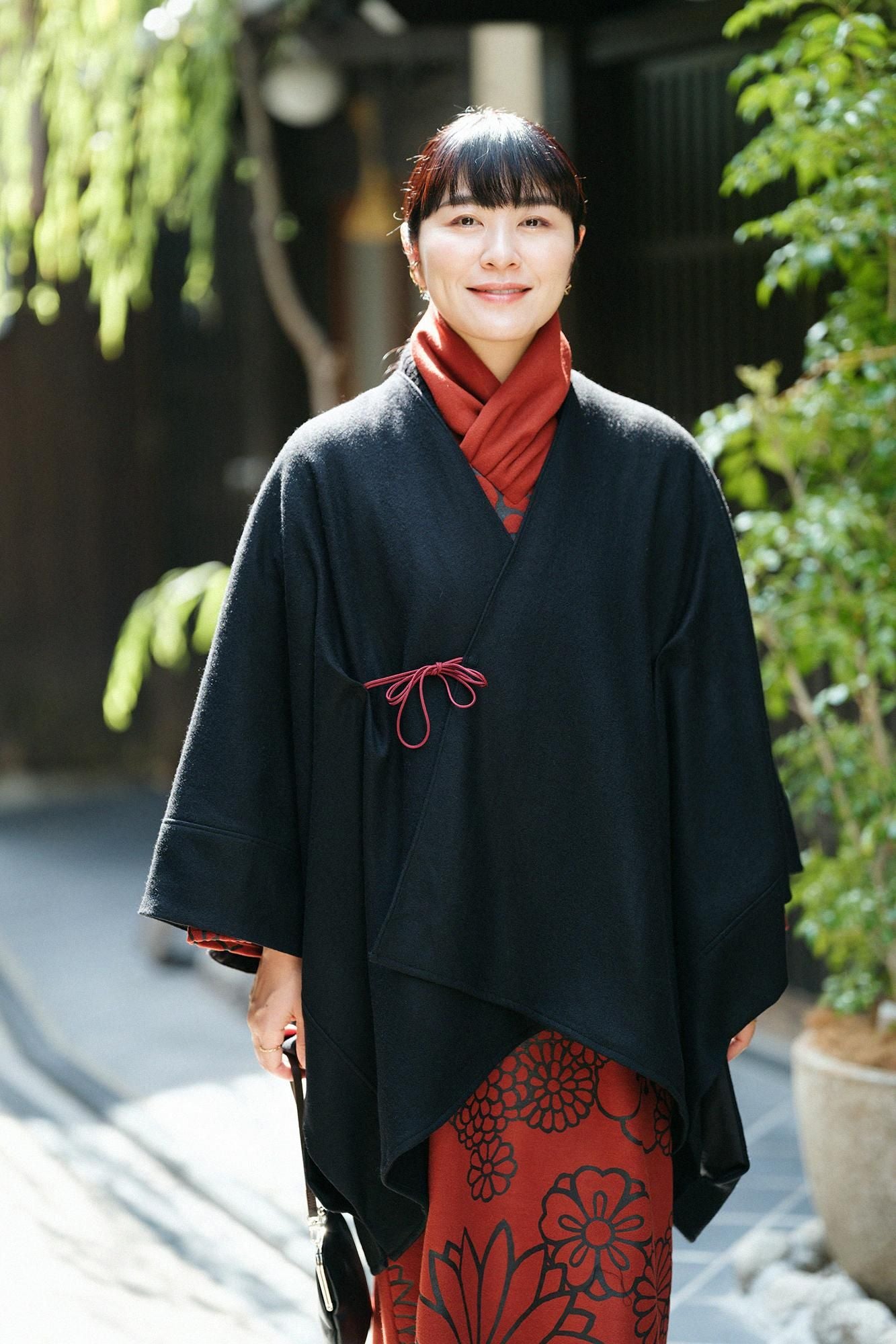 梳毛強壓縮平織 如月披風/黑色