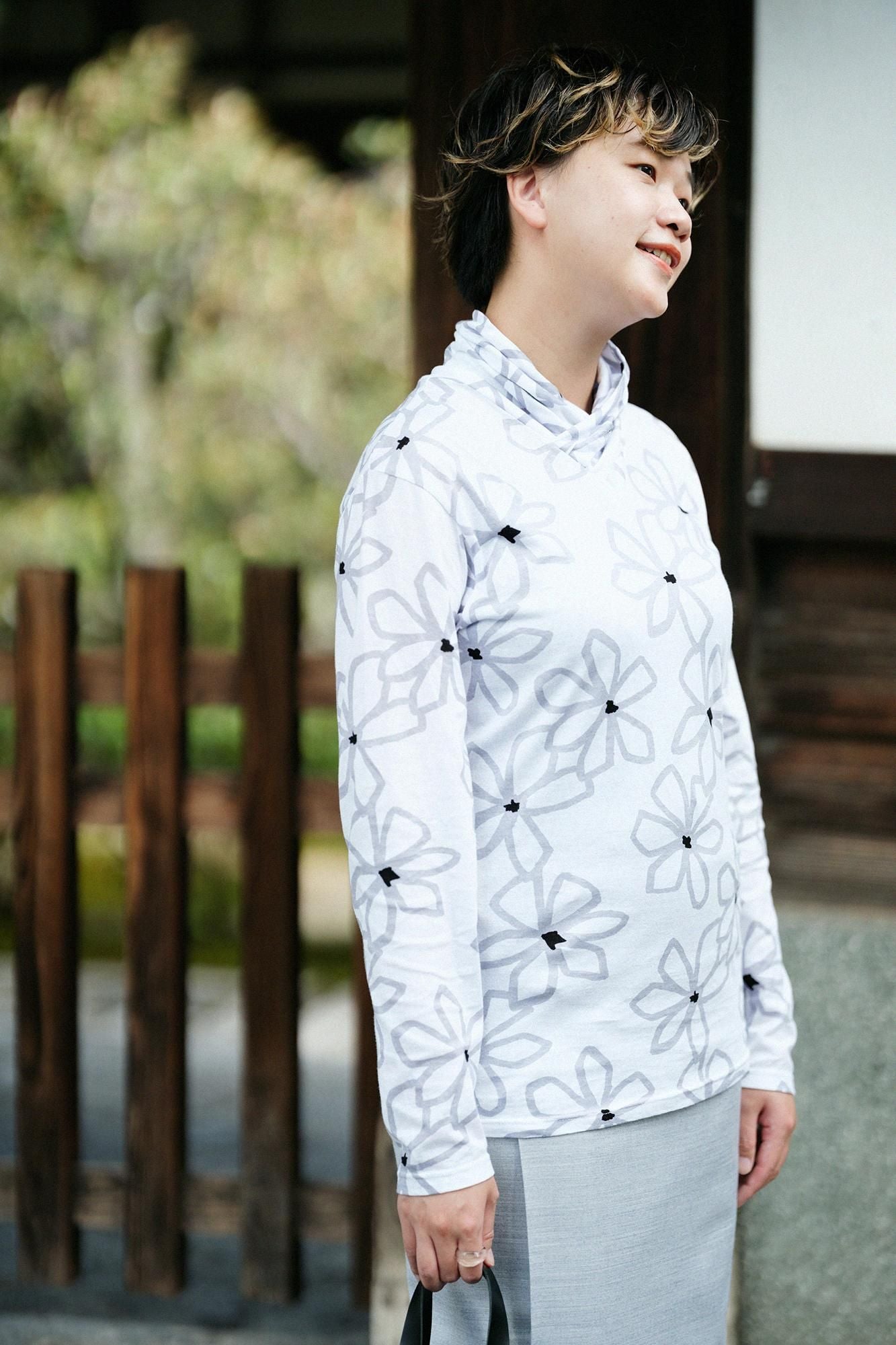 高領上衣/梔子花