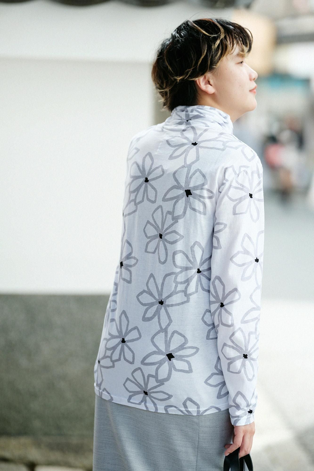 高領上衣/梔子花