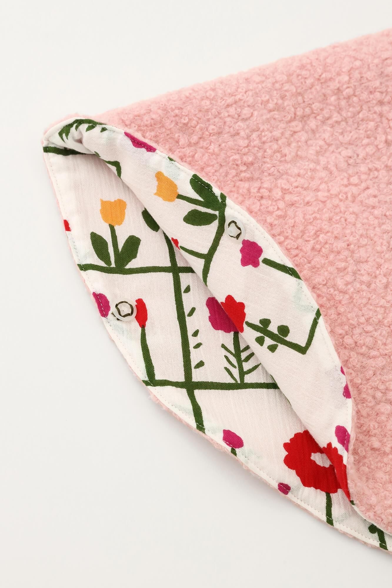 ●Boa Square Neck Poncho / Peach Color × Flower Grove