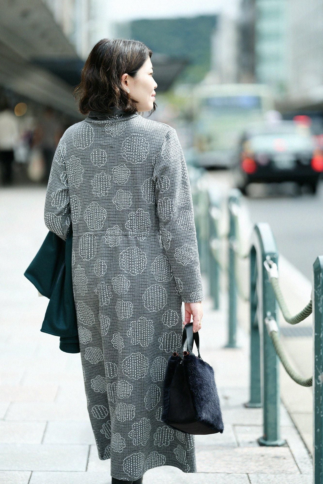 棉毛混紡千鳥格紋編半衿秋聲 高領上衣/青花墨色