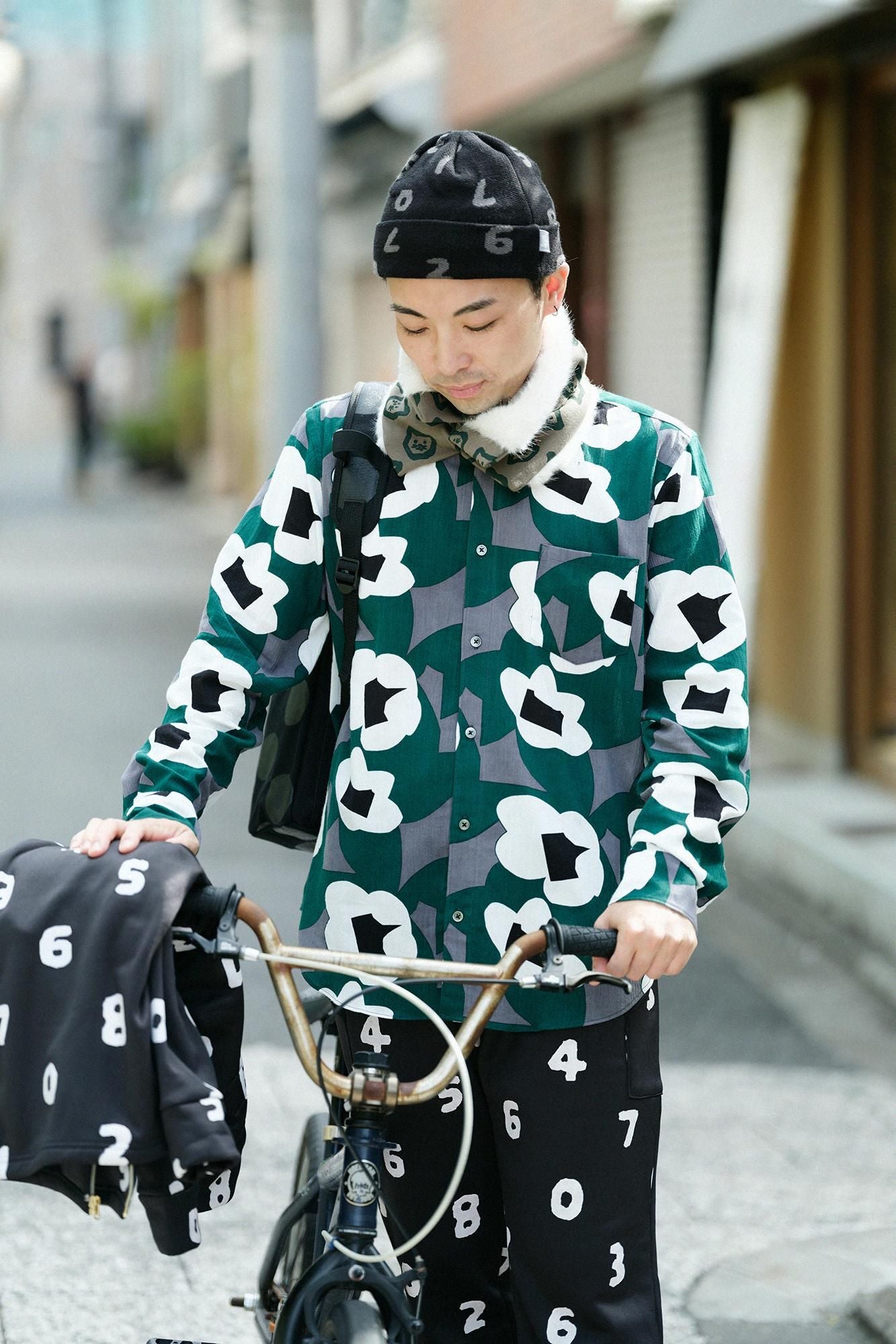 Reversibler BIKE-Halswärmer/Koneko Acchi Kocchi Sea Pine Farbe (Miruiro)