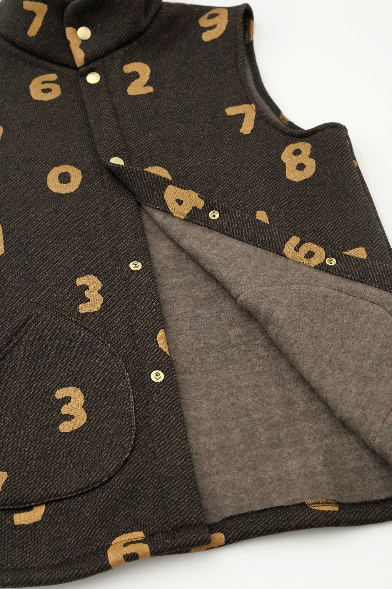 裏起毛ツイルニット ベスト/SO-SU-U 憲法色(けんぽういろ)