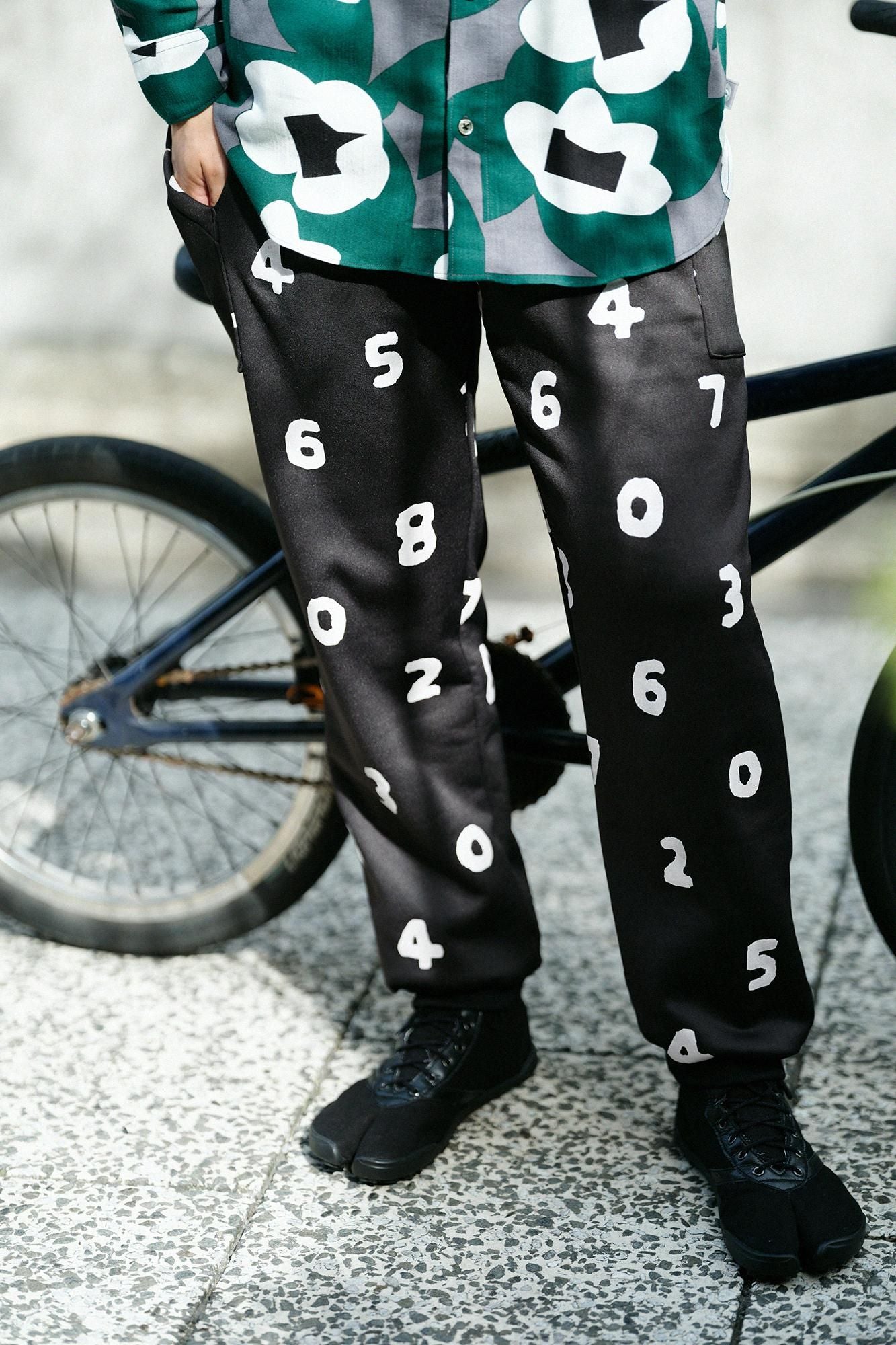 裏起毛フリース BIKEパンツ/SO-SU-U 濡羽色(ぬればいろ)