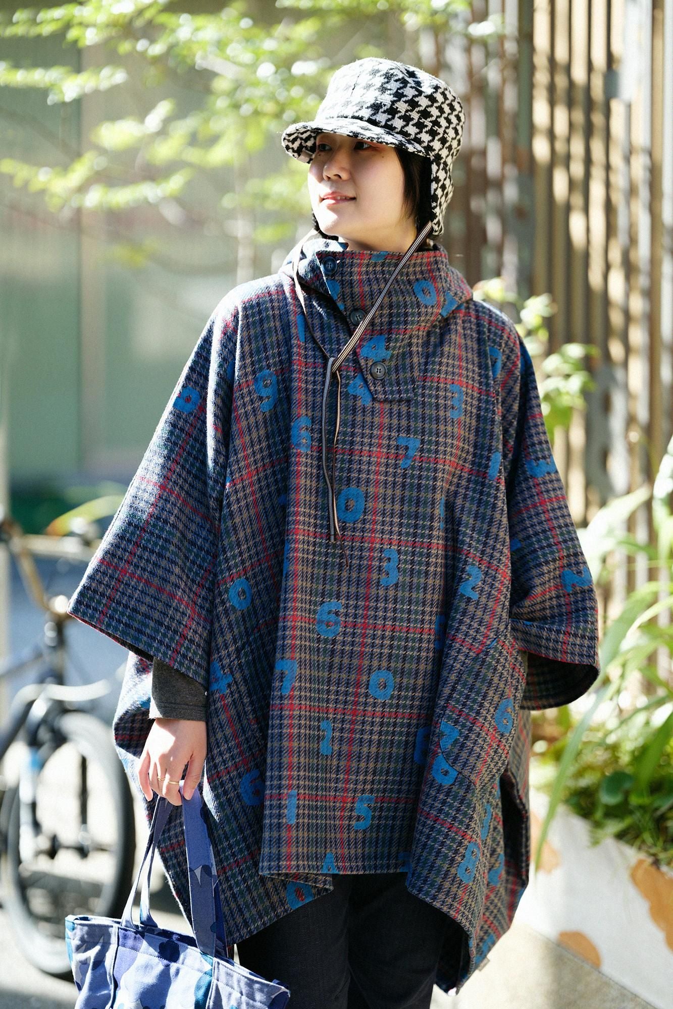 BALLI斜紋織 BIKE斗篷/SO-SU-U十數和留白 海軍藍格紋