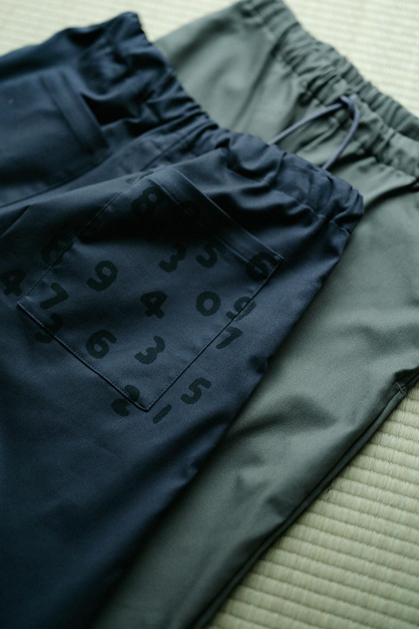 彈性緞面闊腿褲/深灰色