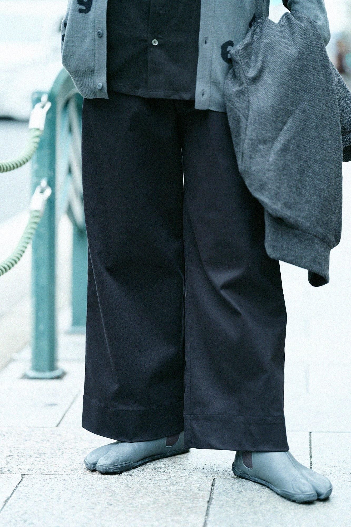 【預購】【net限定】彈性緞面 闊腿褲/黑色(※預計於12月9日左右發貨)