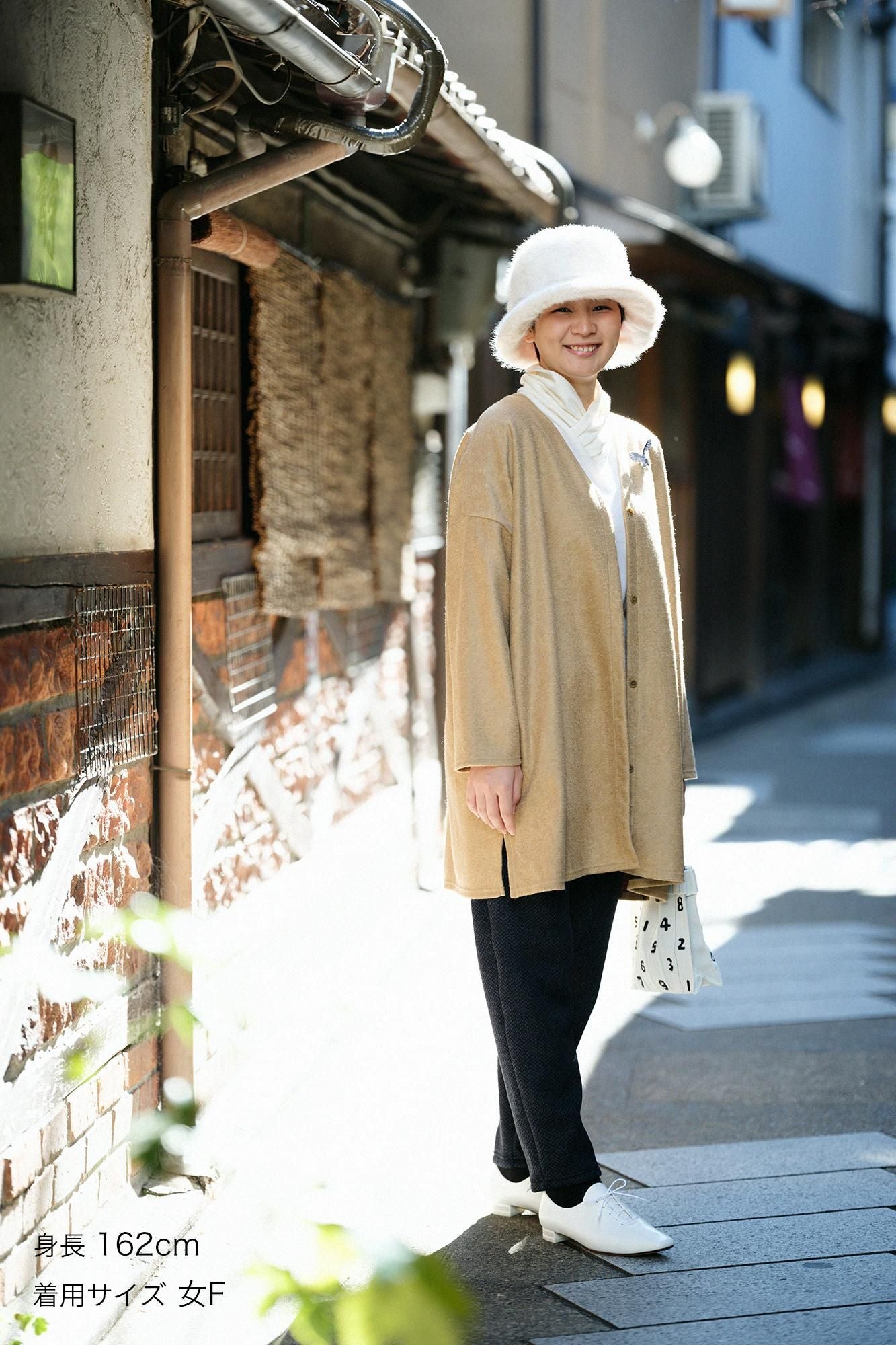 スライバーボンディングニット Vネック ライトチュニックコート/麦藁色(むぎわらいろ)